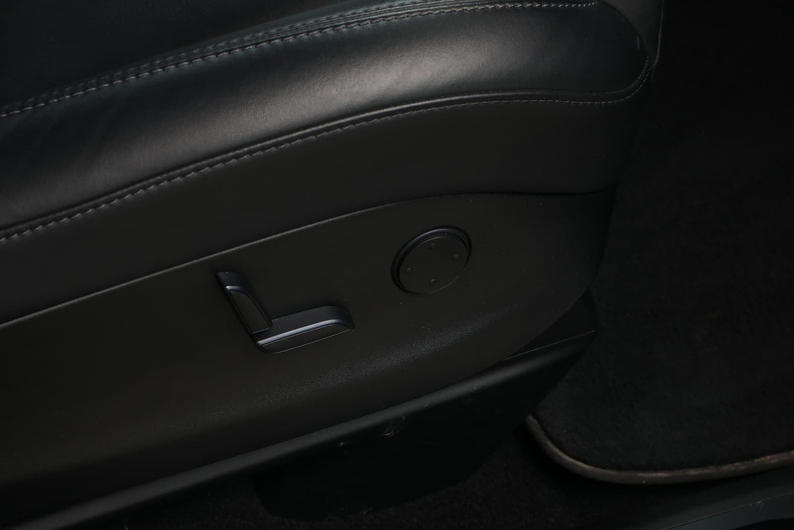 Car Image 26