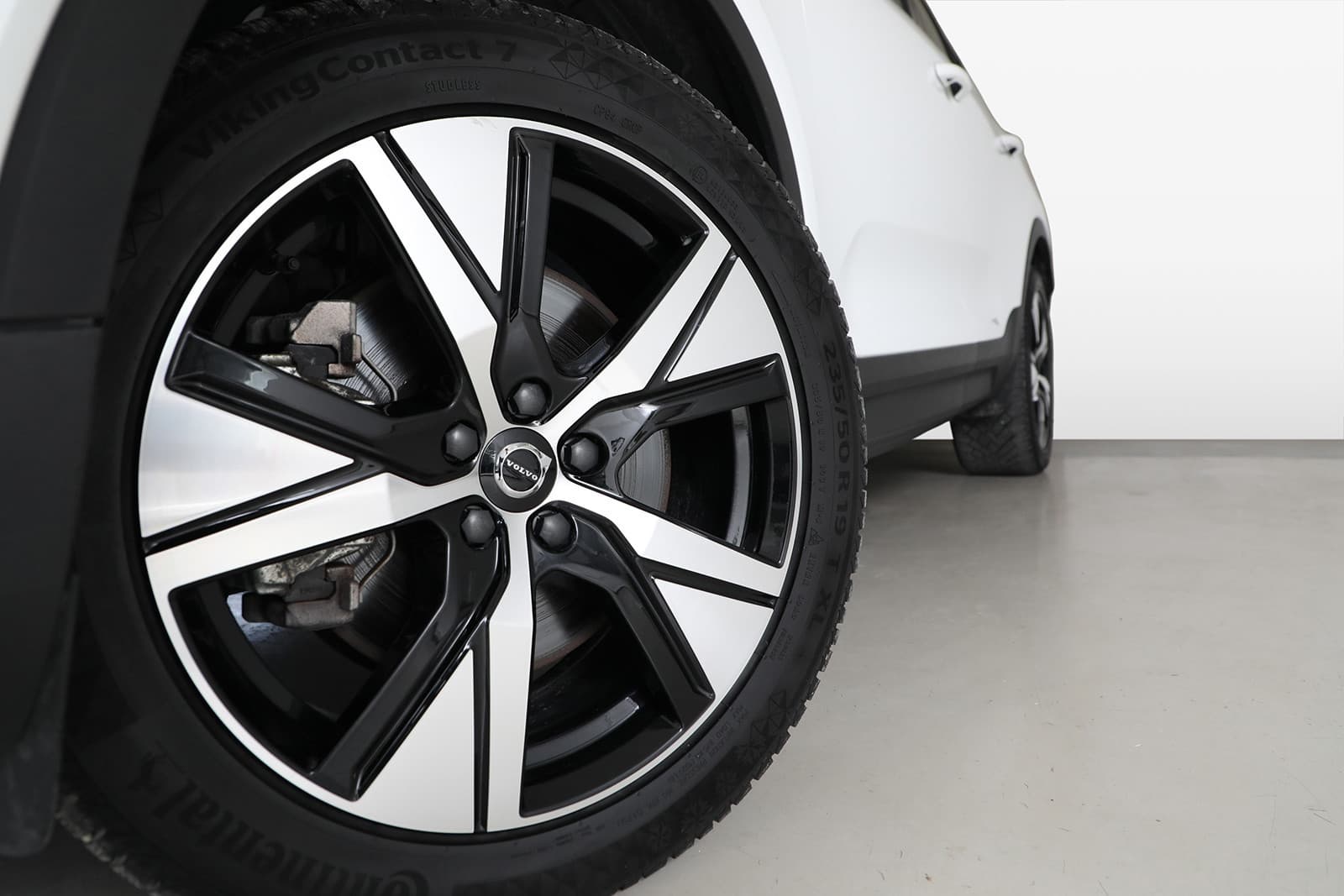 Car Image 13