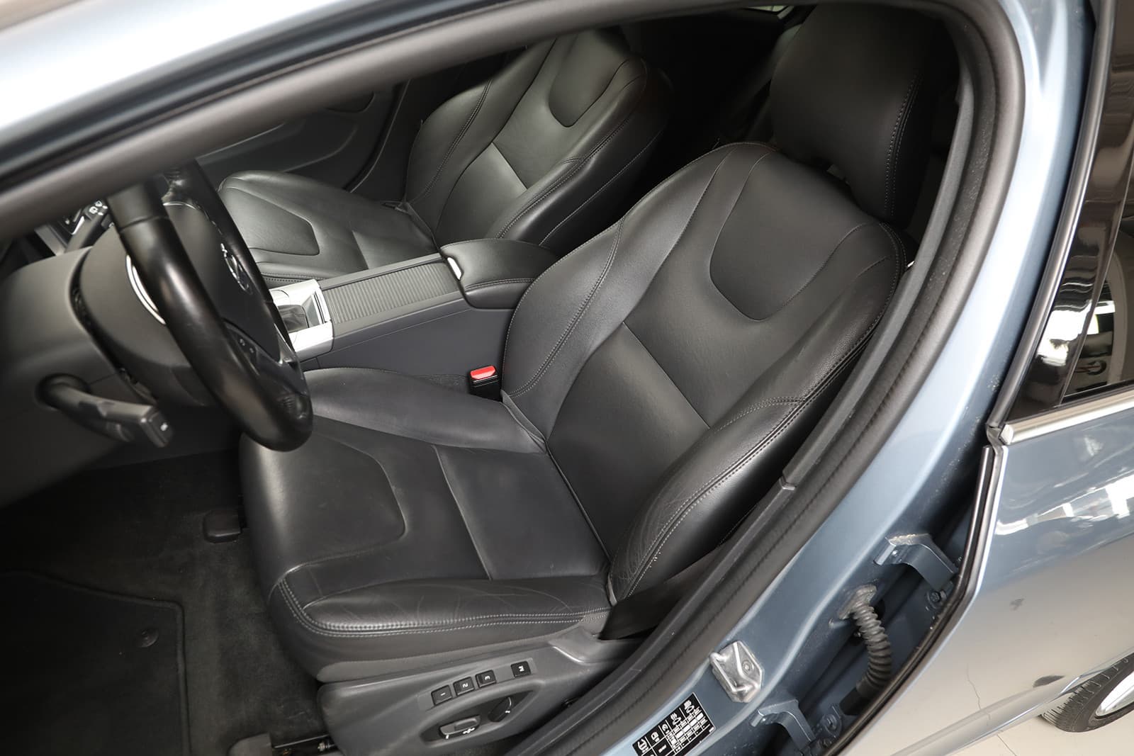 Car Image 10
