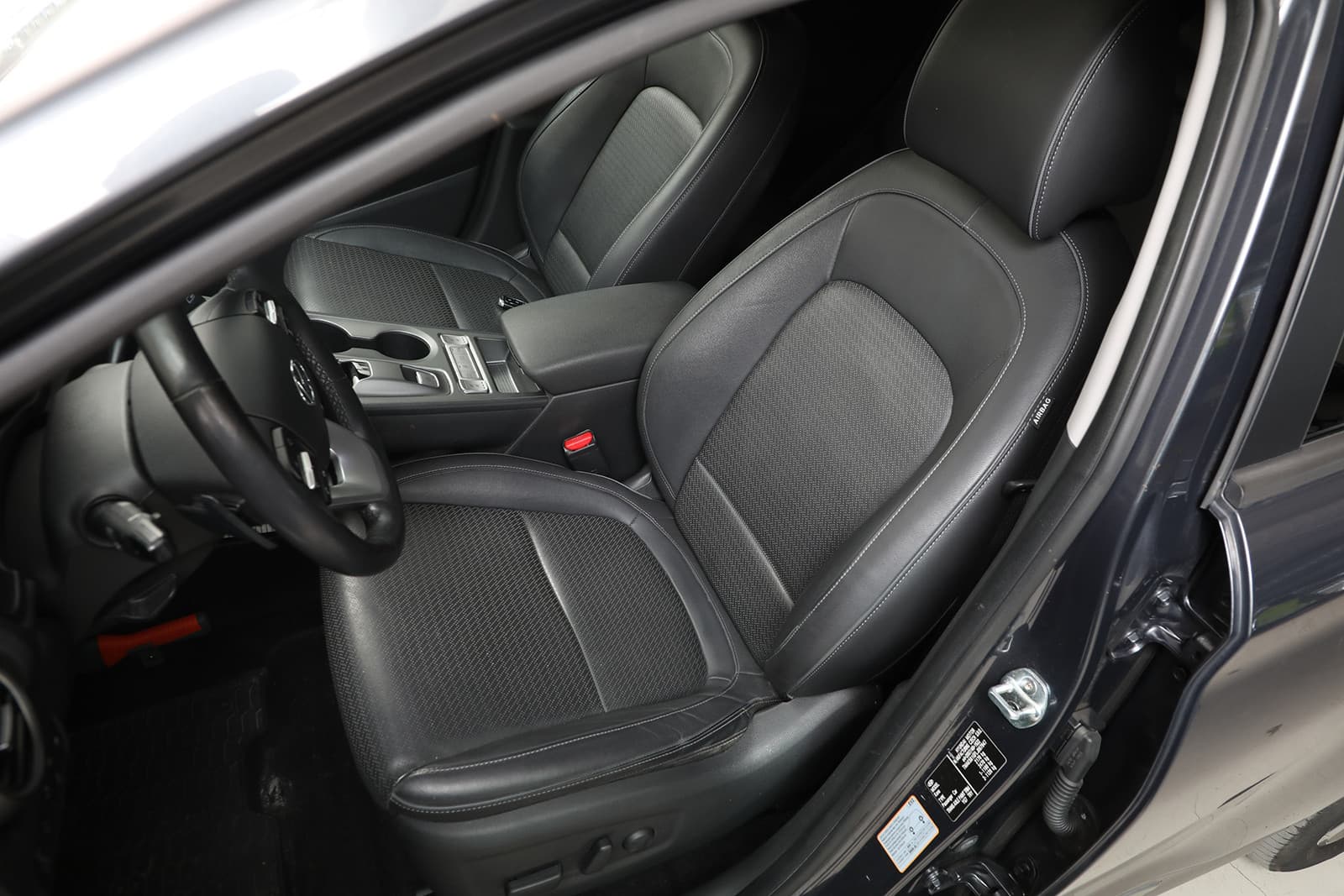 Car Image 9