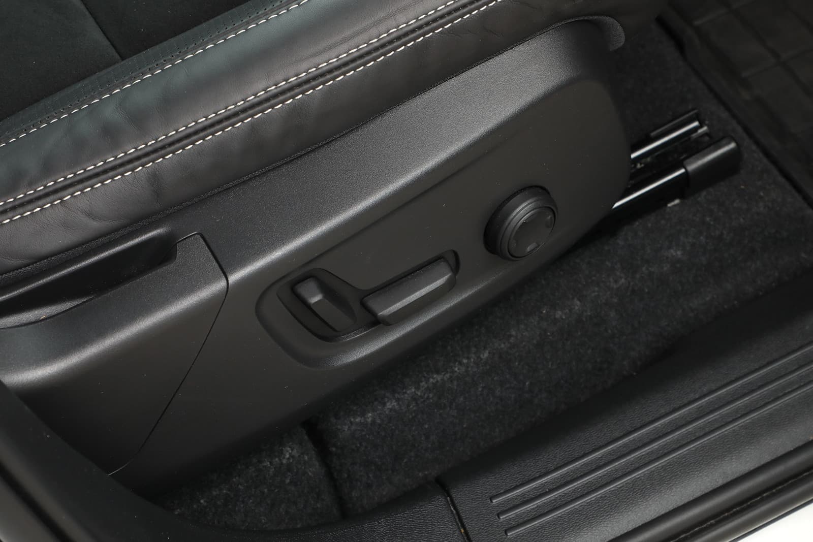 Car Image 28