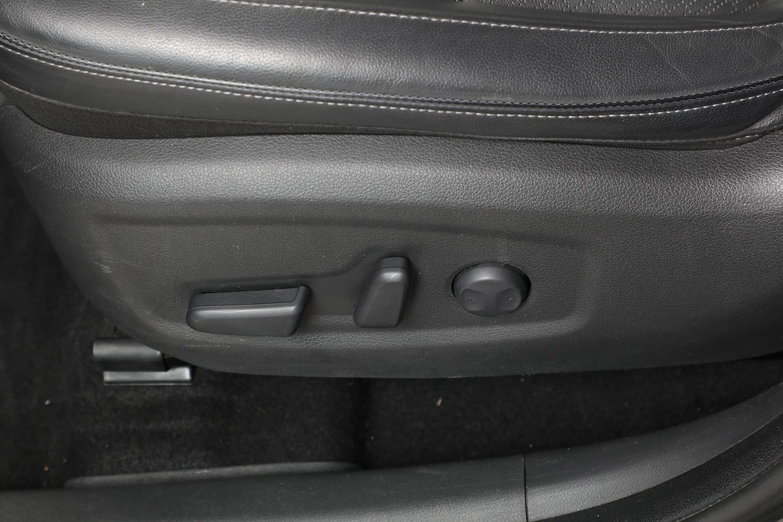 Car Image 28