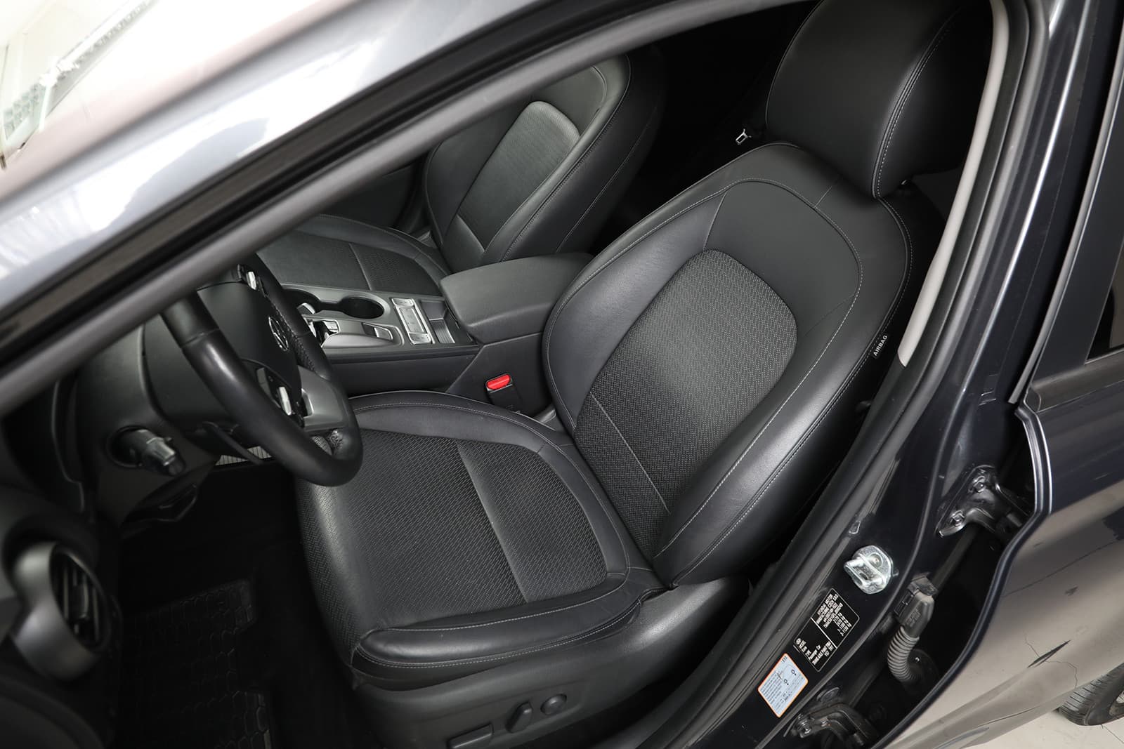 Car Image 11