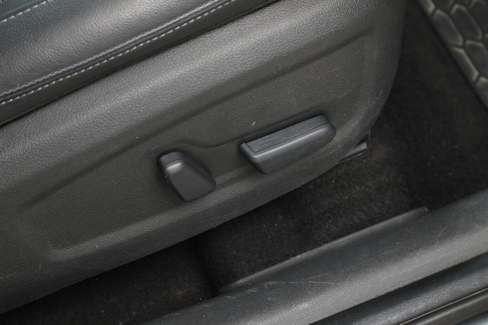 Car Image 32