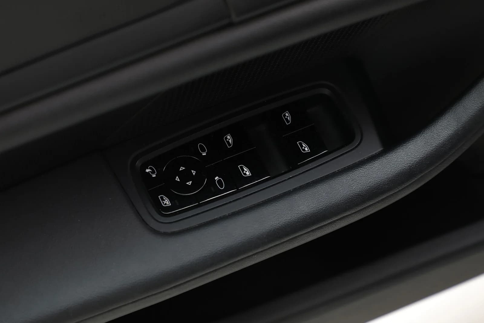 Porsche Taycan RWD 2021 – bilde 25 av 28