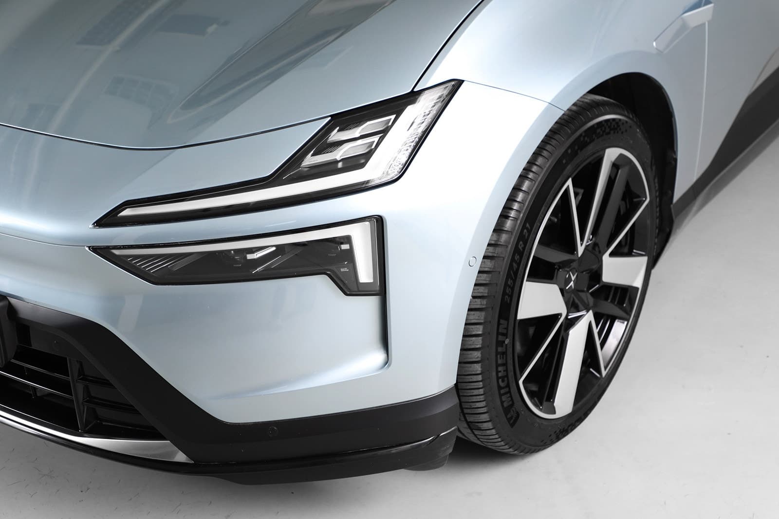Car Image 10