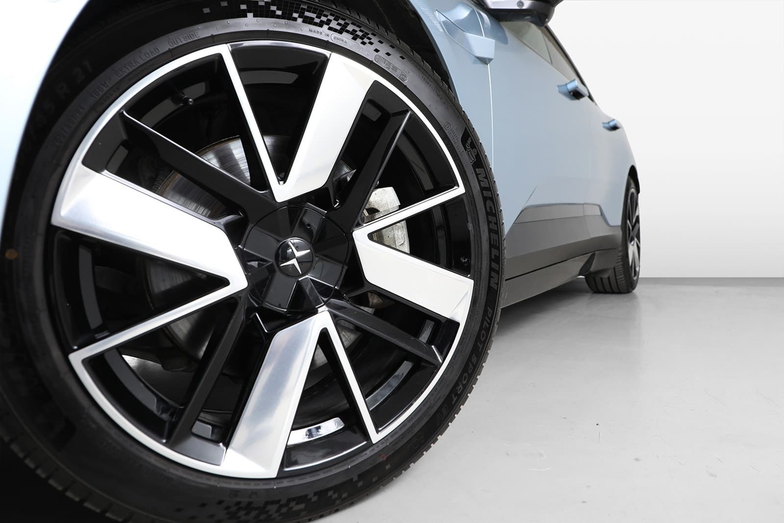 Car Image 11