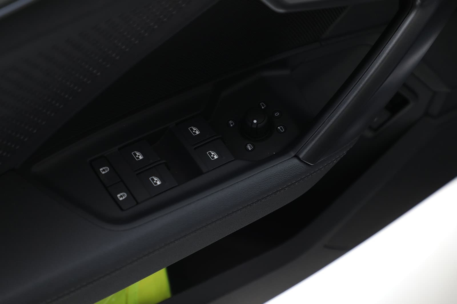 Car Image 32