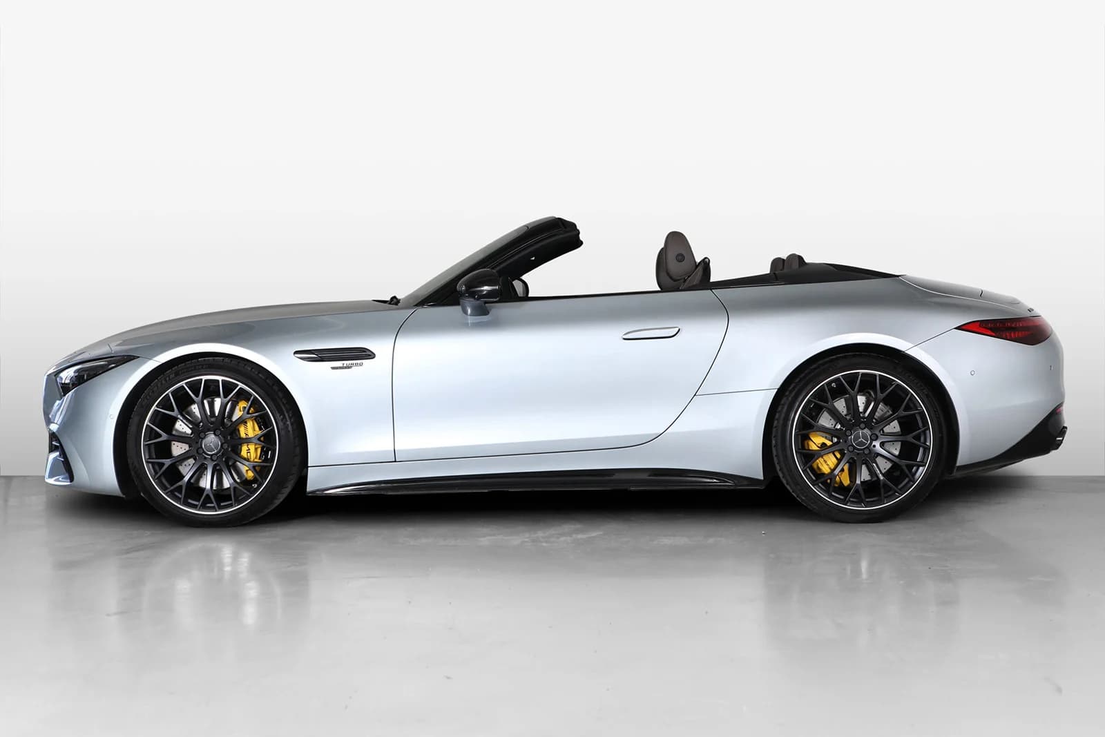 Mercedes-Benz SL43 AMG 2023 – bilde 3 av 42