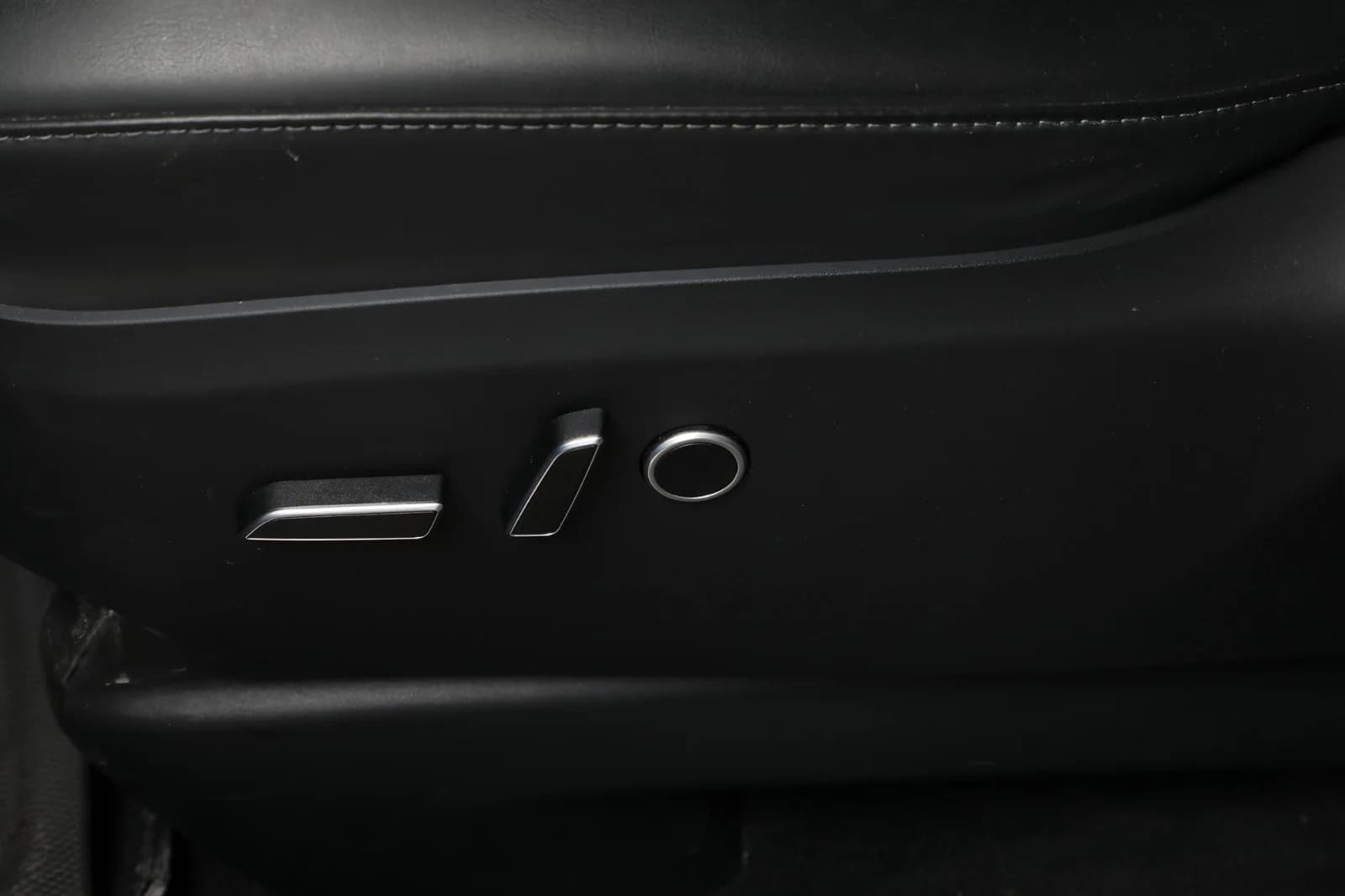 Tesla Model X PLAID 2023 – bilde 31 av 36