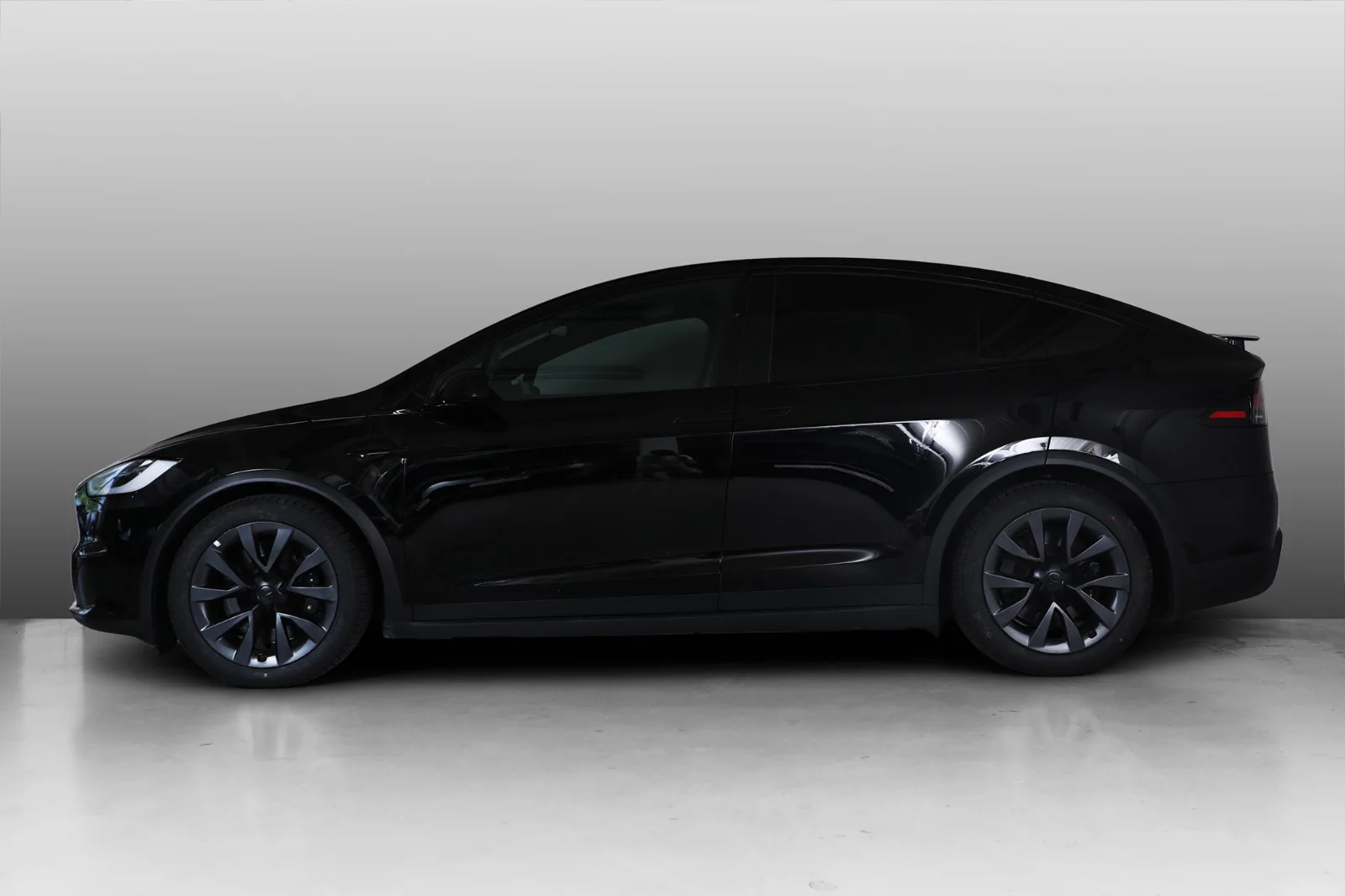 Tesla Model X PLAID 2023 – bilde 3 av 36