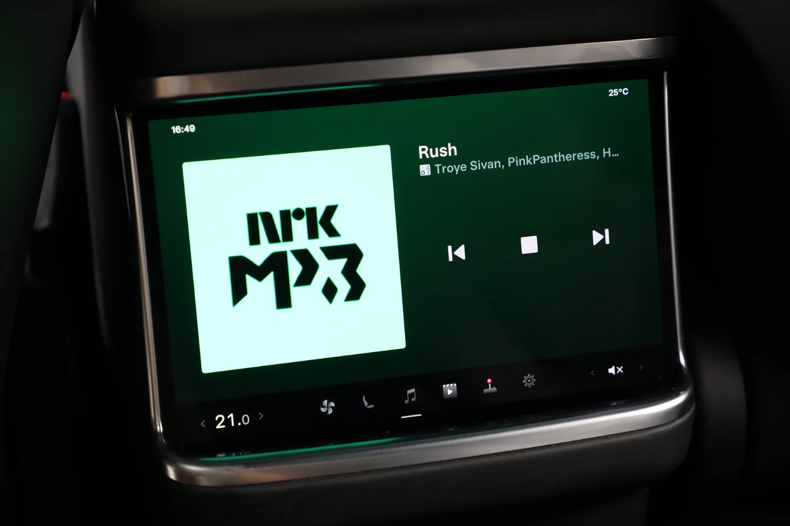 Tesla Model X PLAID 2023 – bilde 28 av 36