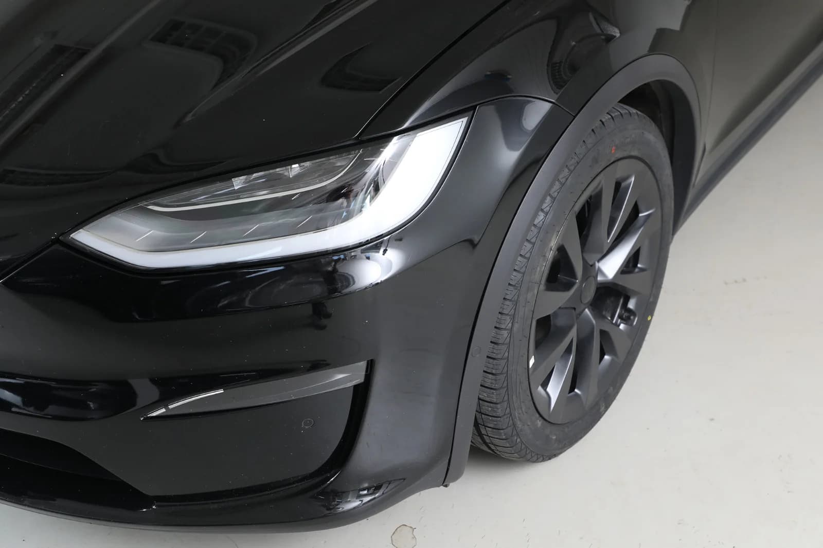Tesla Model X PLAID 2023 – bilde 13 av 36