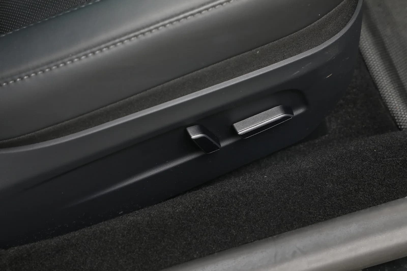 Tesla Model 3 LONG RANGE AWD 2026 – bilde 30 av 34