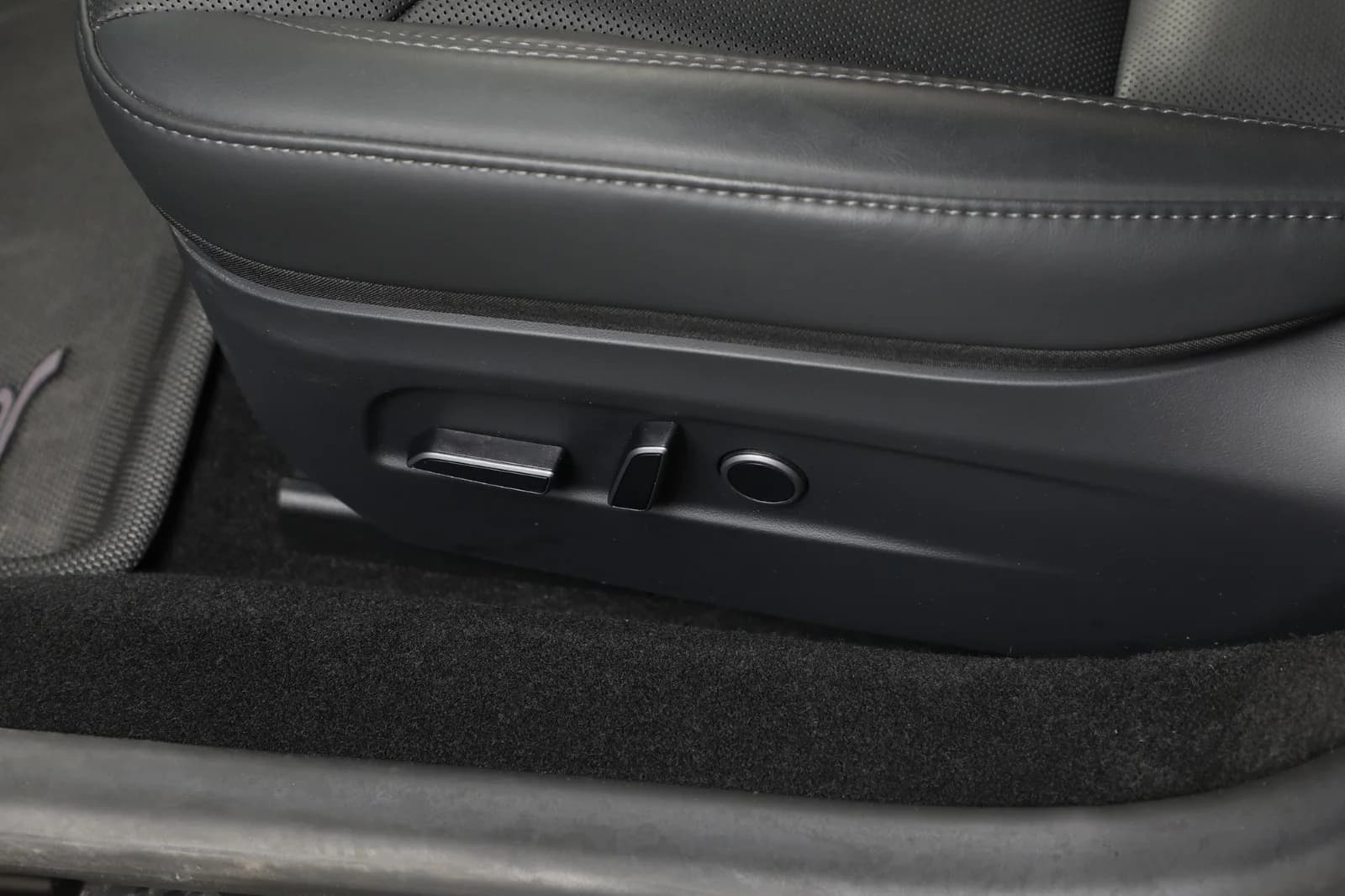 Tesla Model 3 LONG RANGE AWD 2026 – bilde 29 av 34