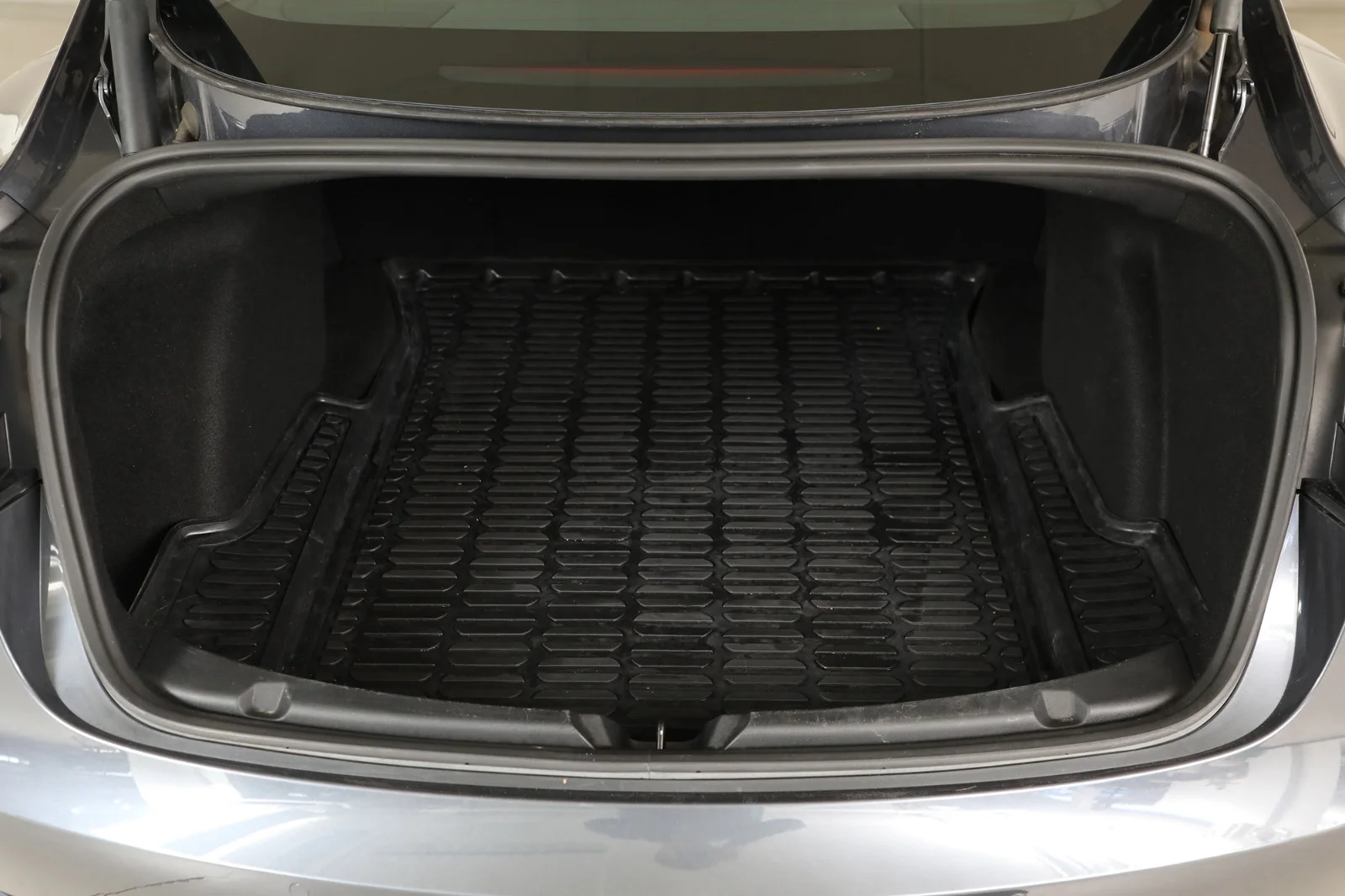 Tesla Model 3 SR+ 2021 – bilde 25 av 28