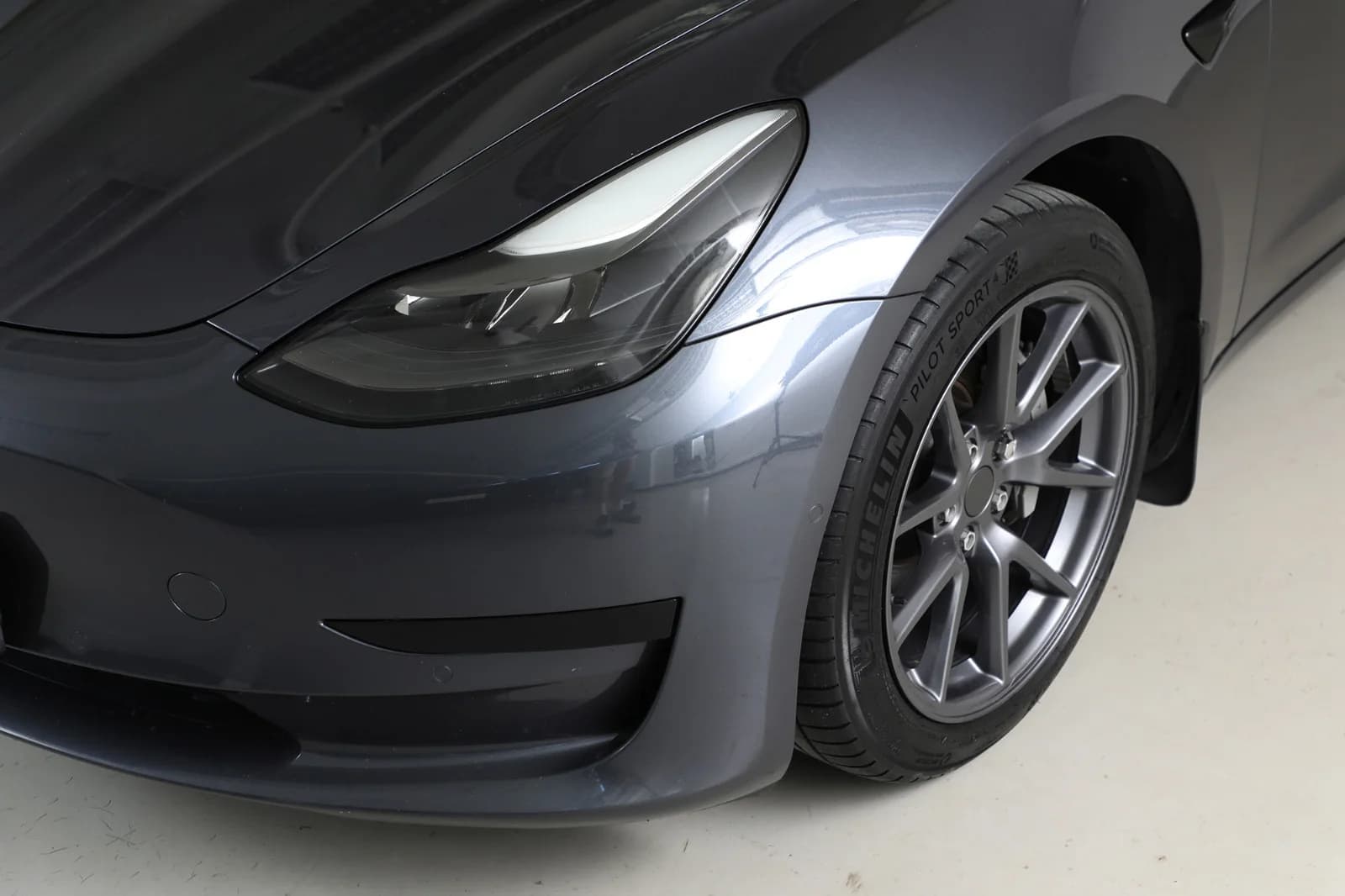 Tesla Model 3 SR+ 2021 – bilde 12 av 28
