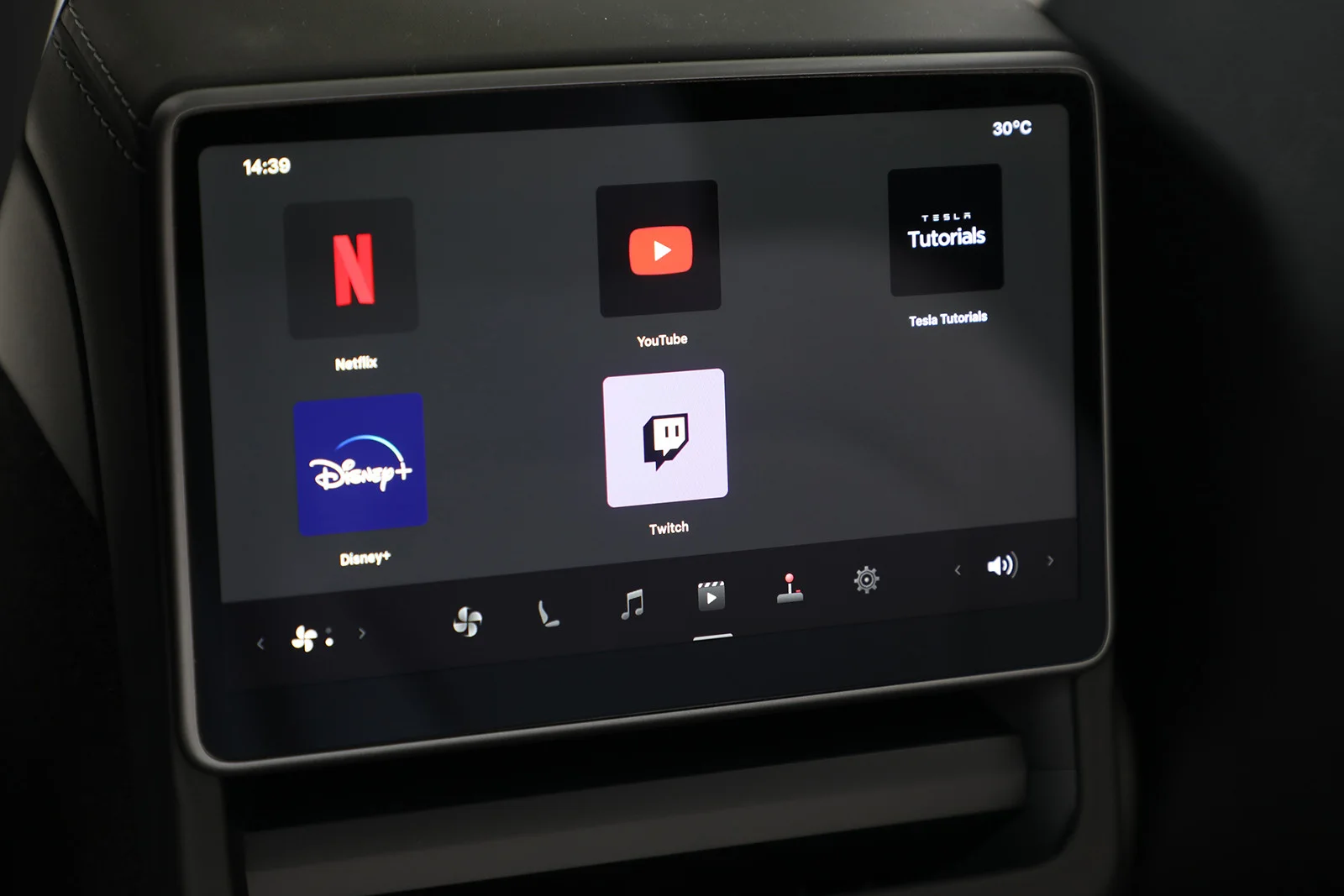 Tesla Model Y LONG RANGE AWD 2025 – bilde 26 av 32