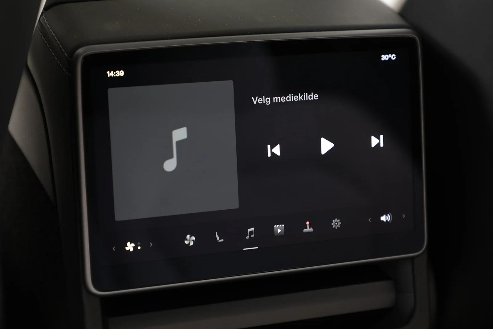 Tesla Model Y LONG RANGE AWD 2025 – bilde 25 av 32