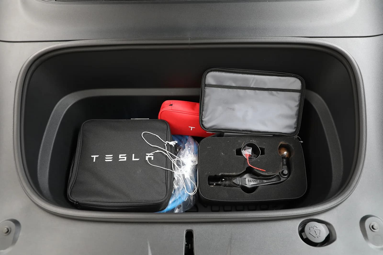 Tesla Model Y LONG RANGE AWD 2025 – bilde 31 av 32