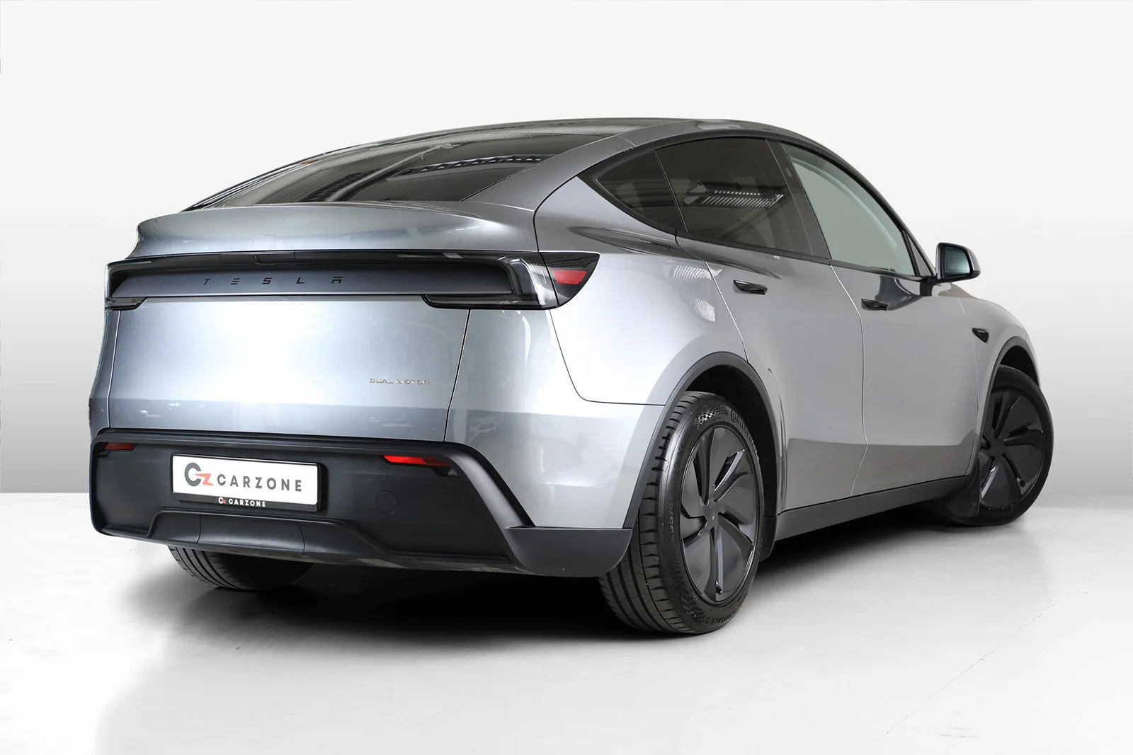 Tesla Model Y LONG RANGE AWD 2025 – bilde 4 av 32