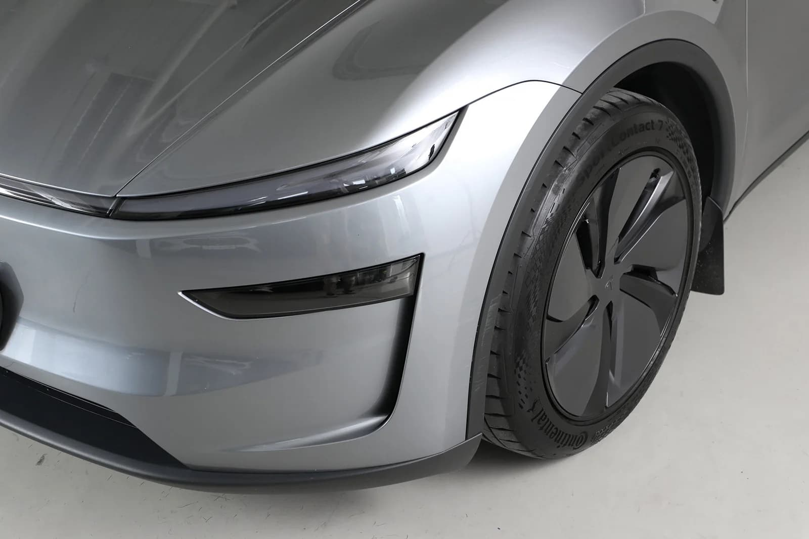 Tesla Model Y LONG RANGE AWD 2025 – bilde 11 av 32