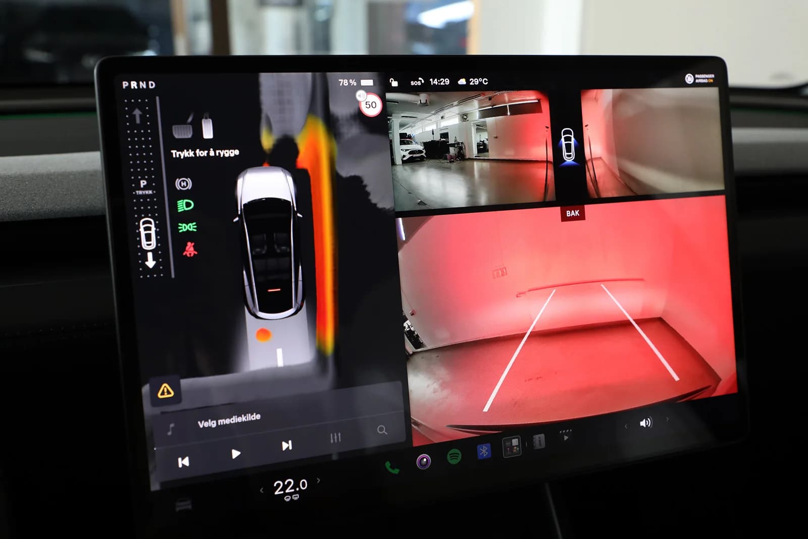Tesla Model Y LONG RANGE AWD 2025 – bilde 21 av 32