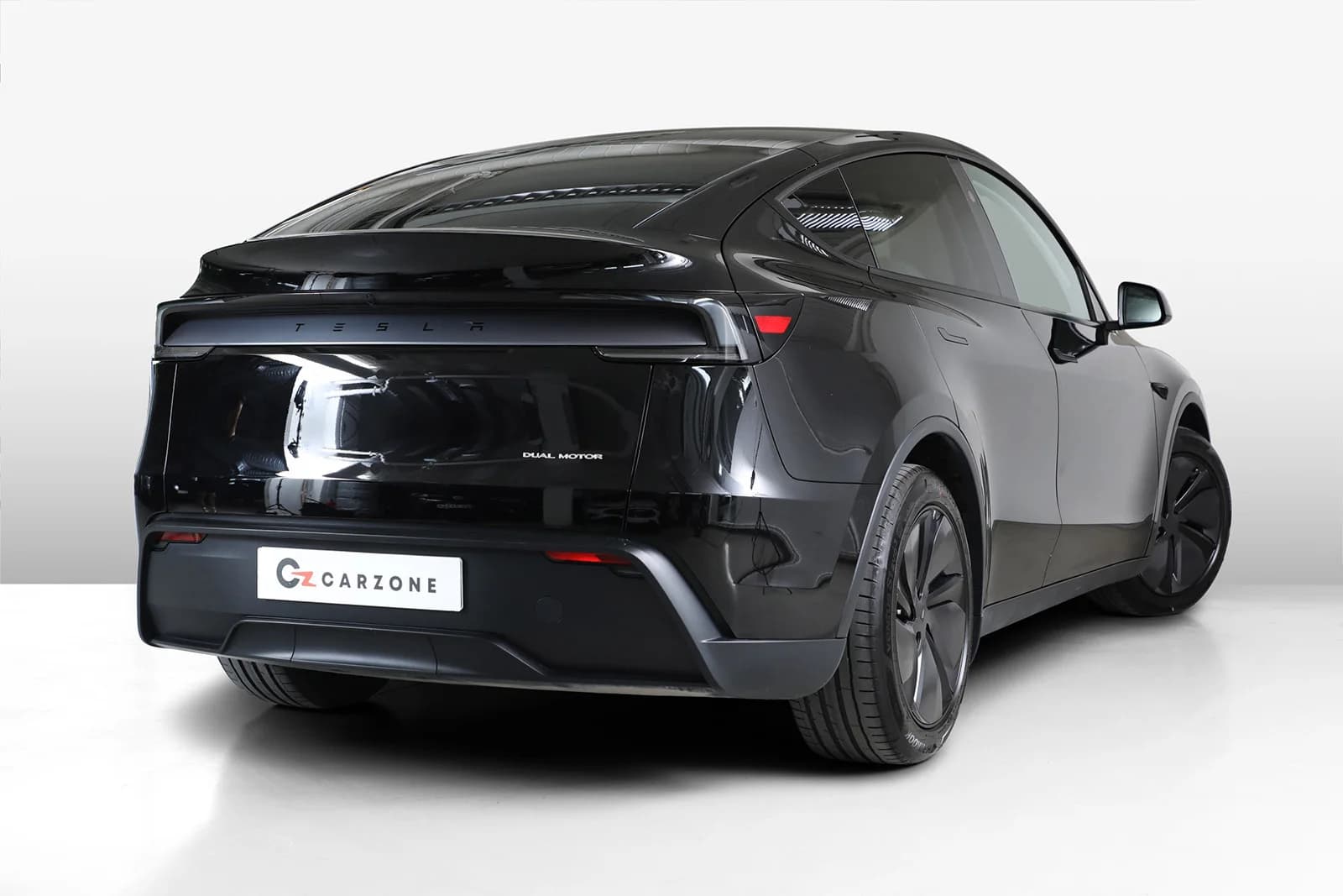 Tesla Model Y LONG RANGE AWD 2025 – bilde 4 av 34