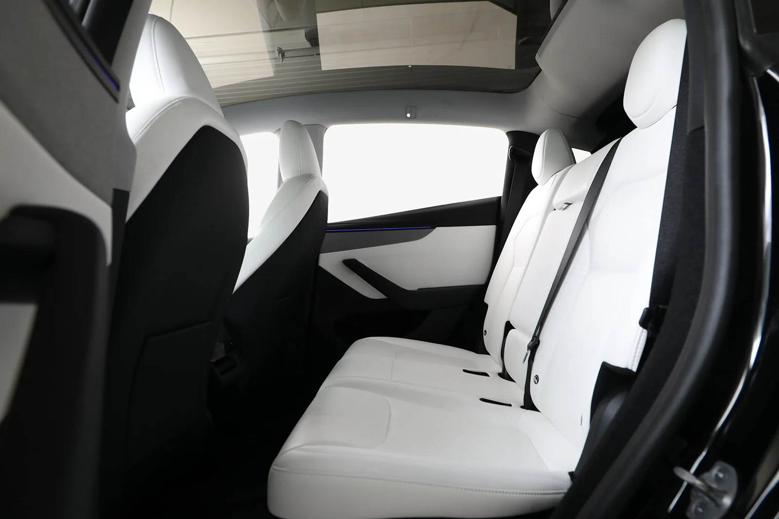 Tesla Model Y LONG RANGE AWD 2025 – bilde 10 av 34