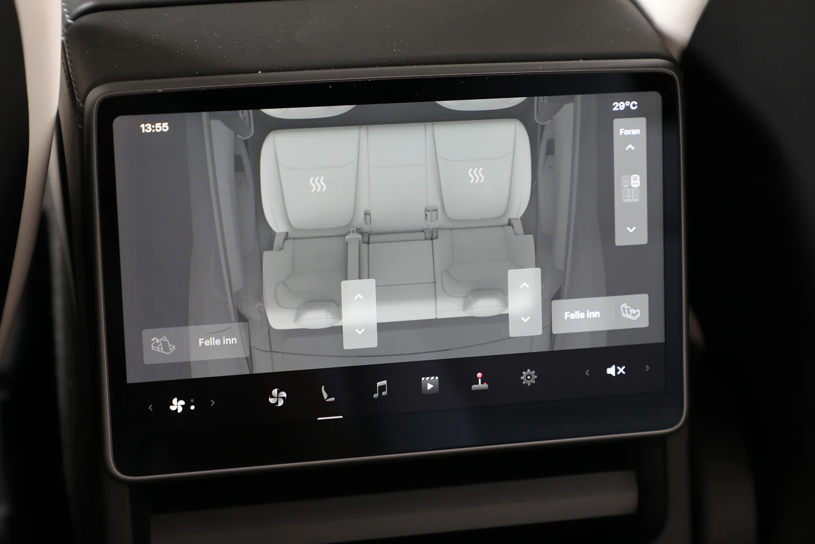 Tesla Model Y LONG RANGE AWD 2025 – bilde 25 av 34