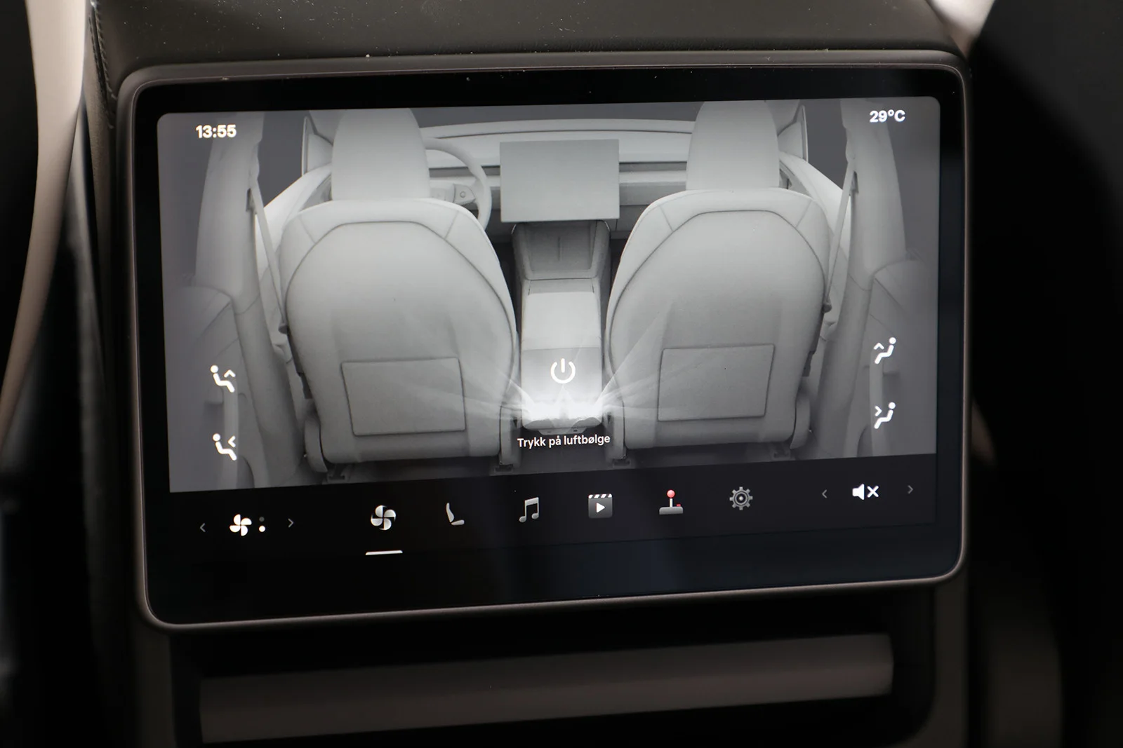 Tesla Model Y LONG RANGE AWD 2025 – bilde 24 av 34
