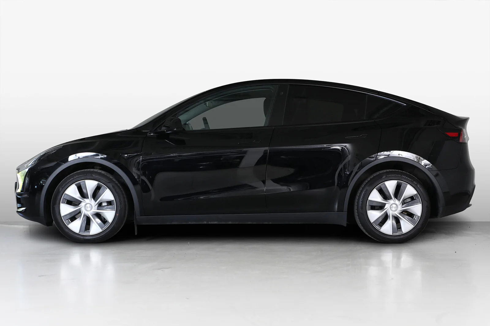 Tesla Model Y LONG RANGE 2023 – bilde 3 av 23