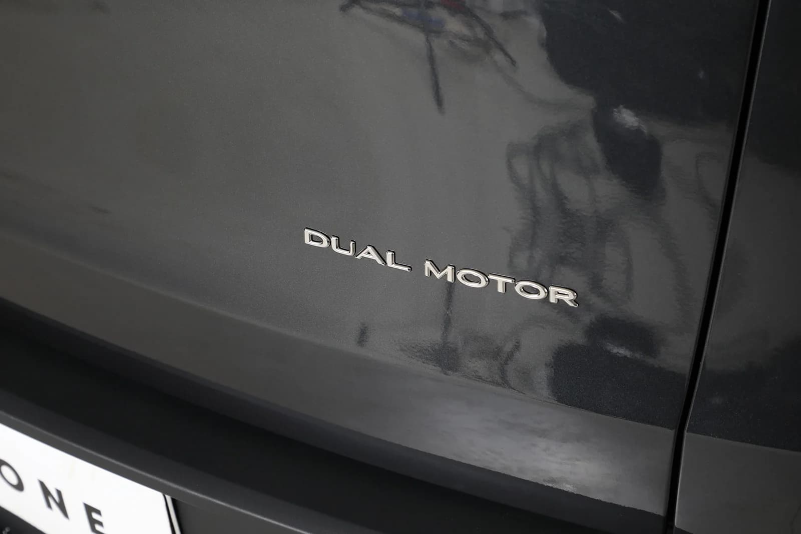 Tesla Model Y LONG RANGE AWD 2025 – bilde 16 av 35
