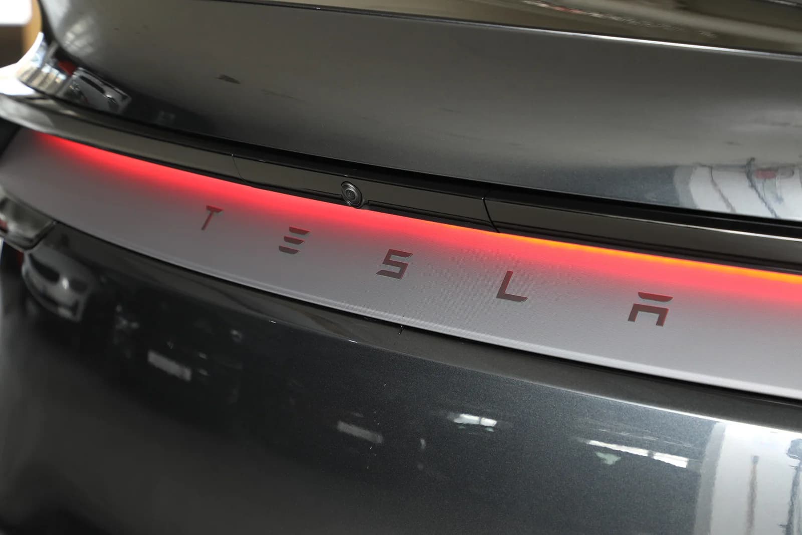 Tesla Model Y LONG RANGE AWD 2025 – bilde 17 av 35