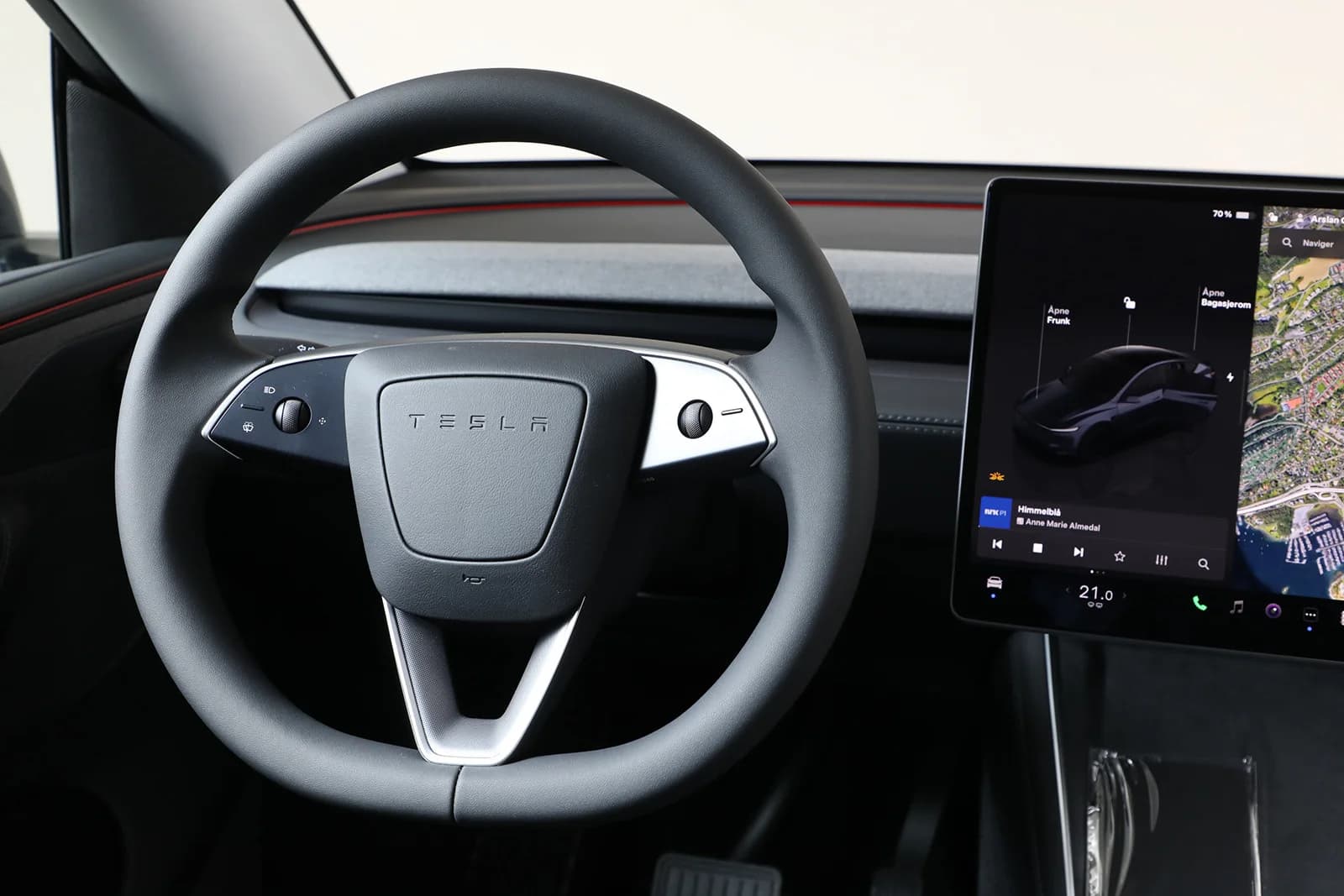 Tesla Model Y LONG RANGE AWD 2025 – bilde 7 av 35