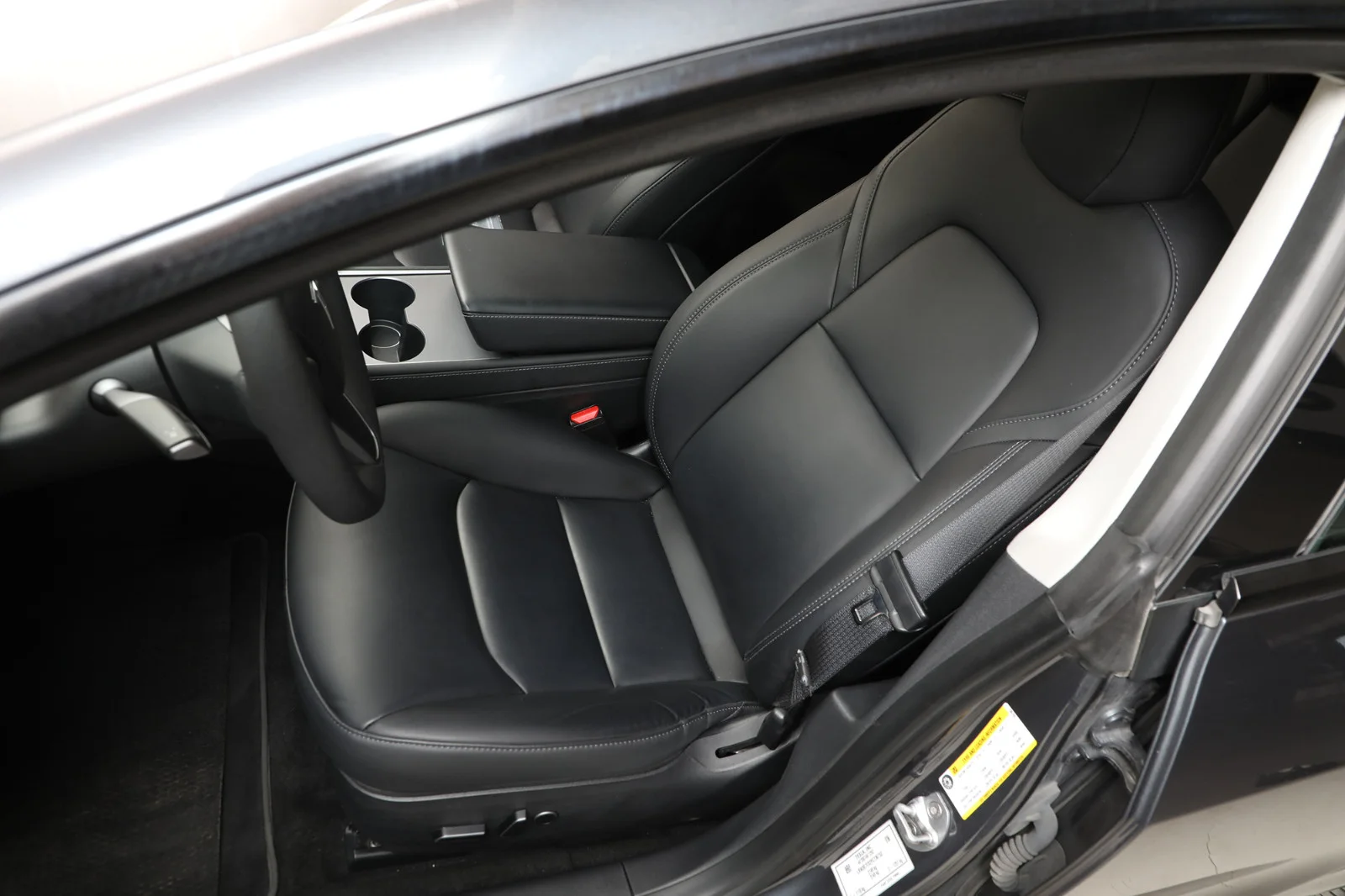 Tesla Model 3 SR+ 2023 – bilde 9 av 26