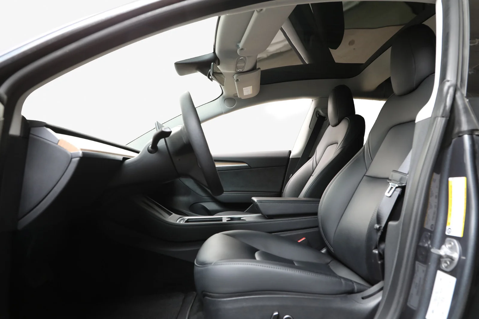 Tesla Model 3 SR+ 2023 – bilde 8 av 26