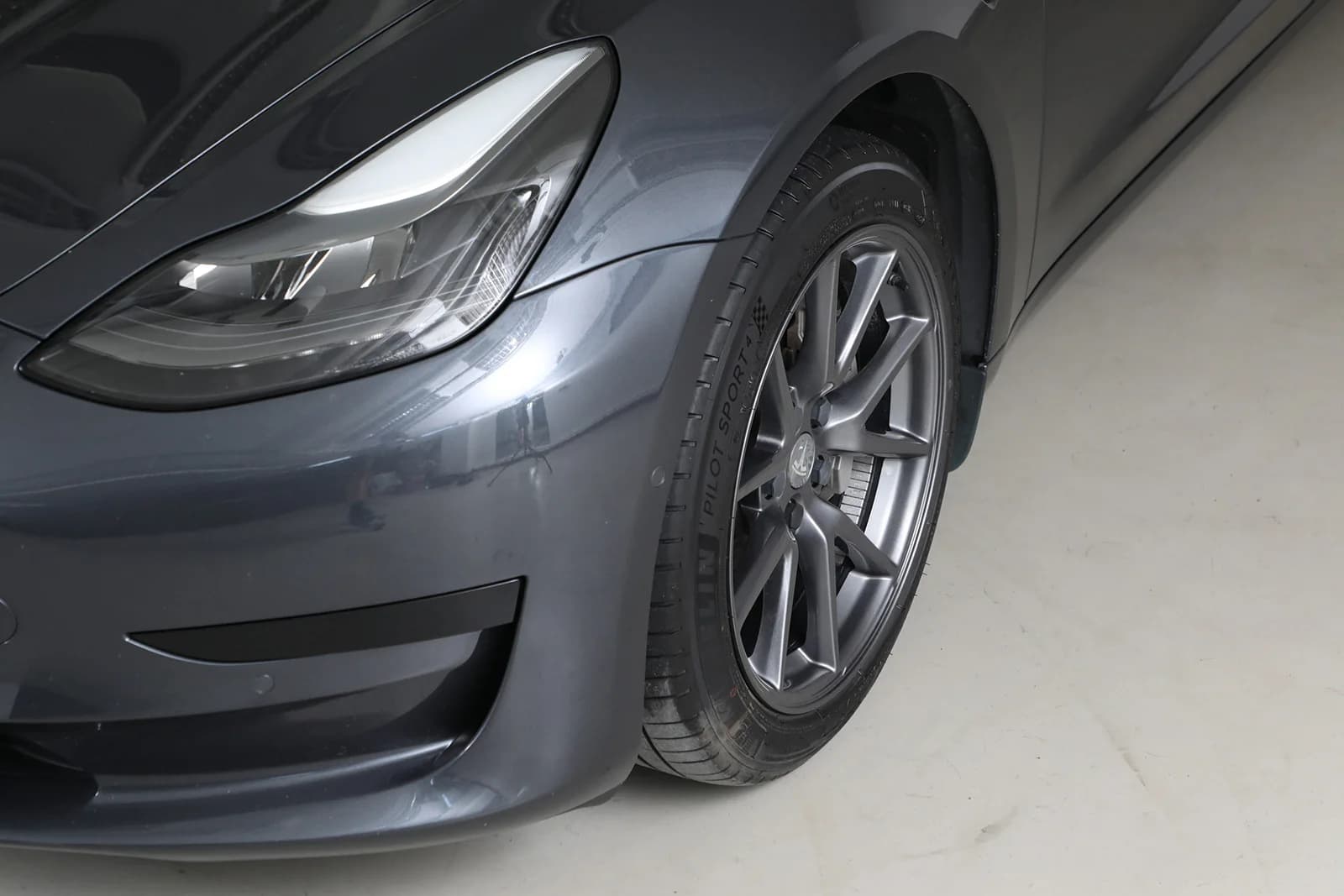 Tesla Model 3 SR+ 2022 – bilde 12 av 19