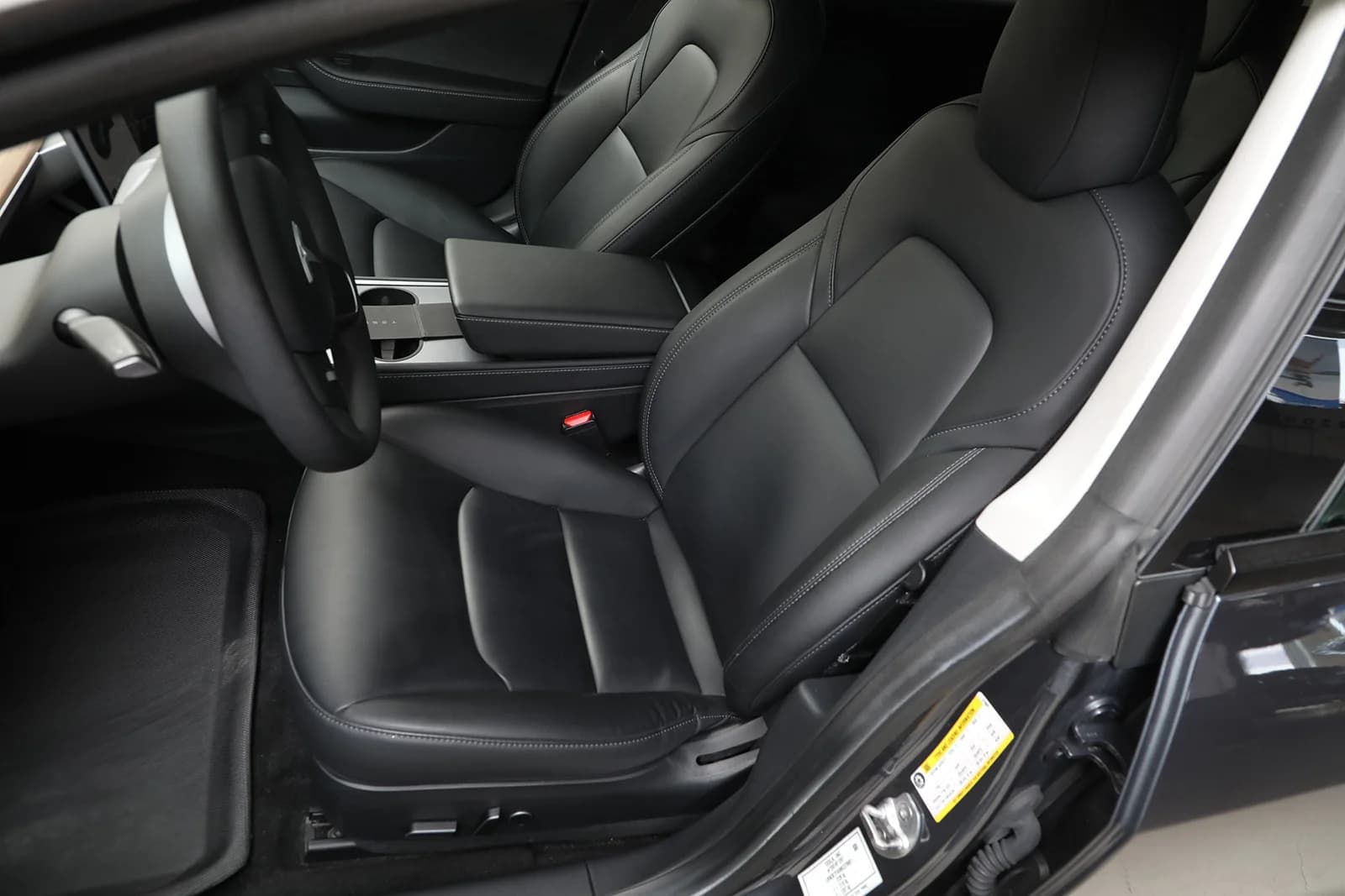Tesla Model 3 SR+ 2022 – bilde 9 av 19