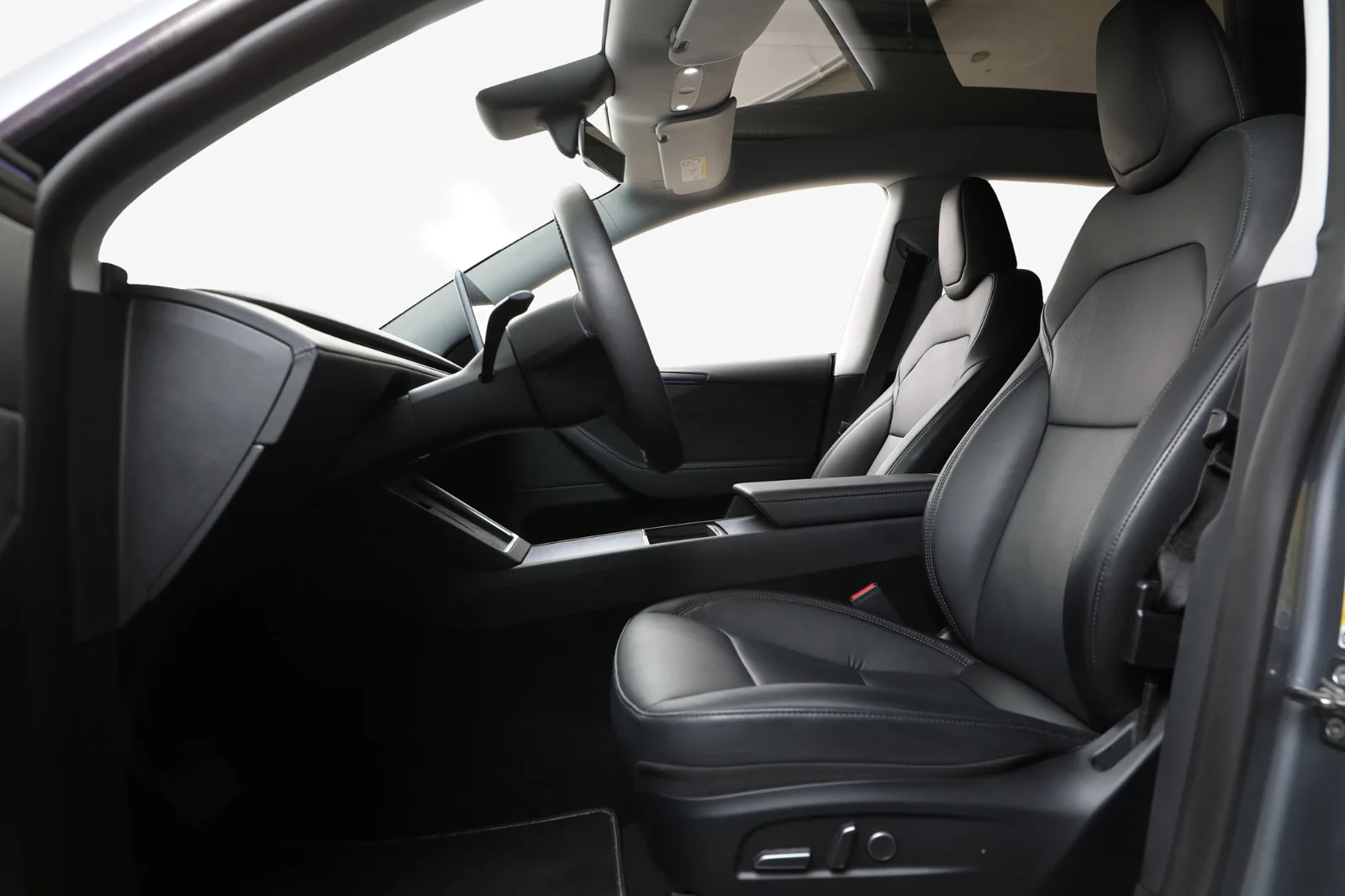 Tesla Model Y LONG RANGE AWD 2025 – bilde 8 av 34