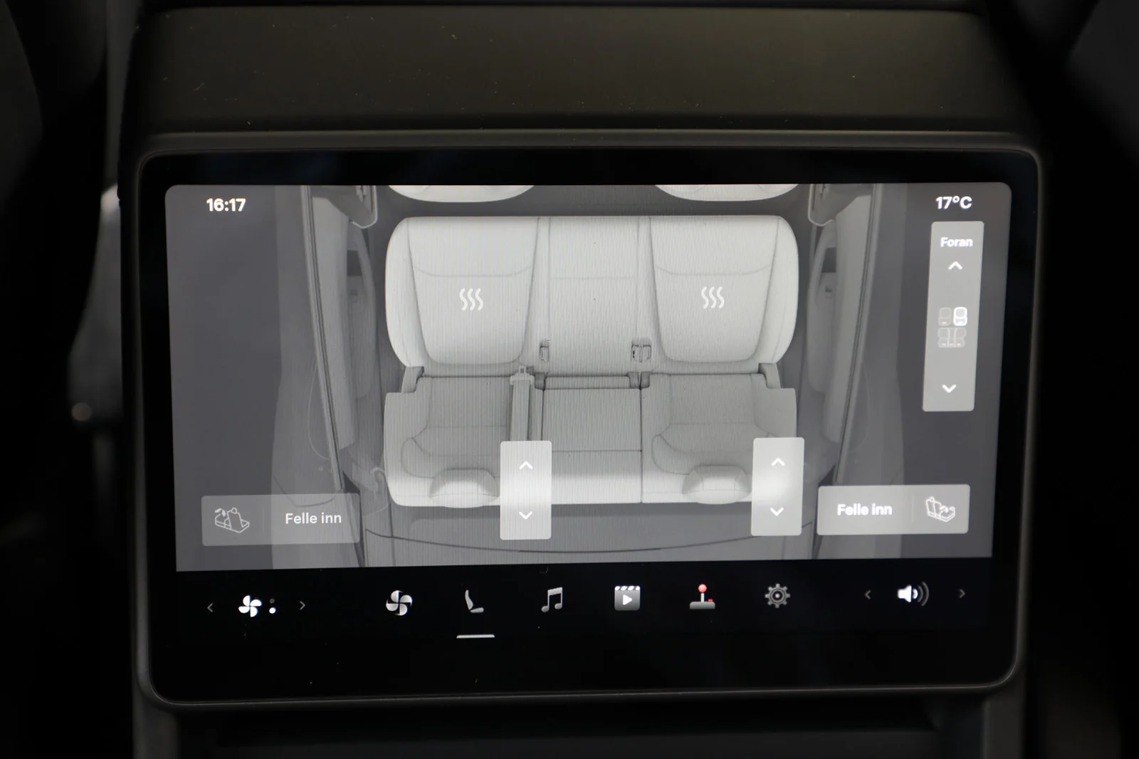 Tesla Model Y LONG RANGE AWD 2025 – bilde 25 av 34