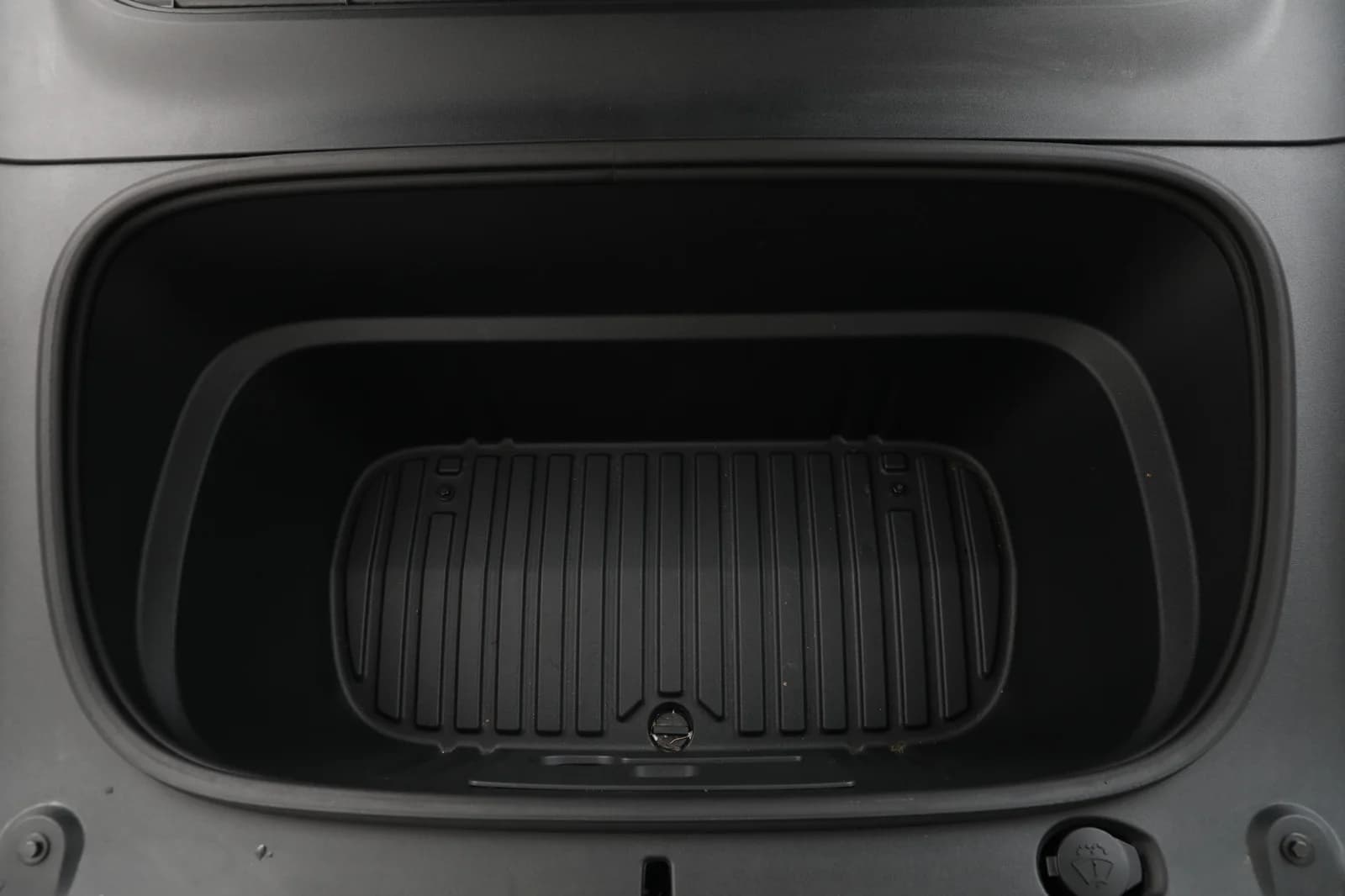 Tesla Model Y LONG RANGE AWD 2025 – bilde 33 av 34