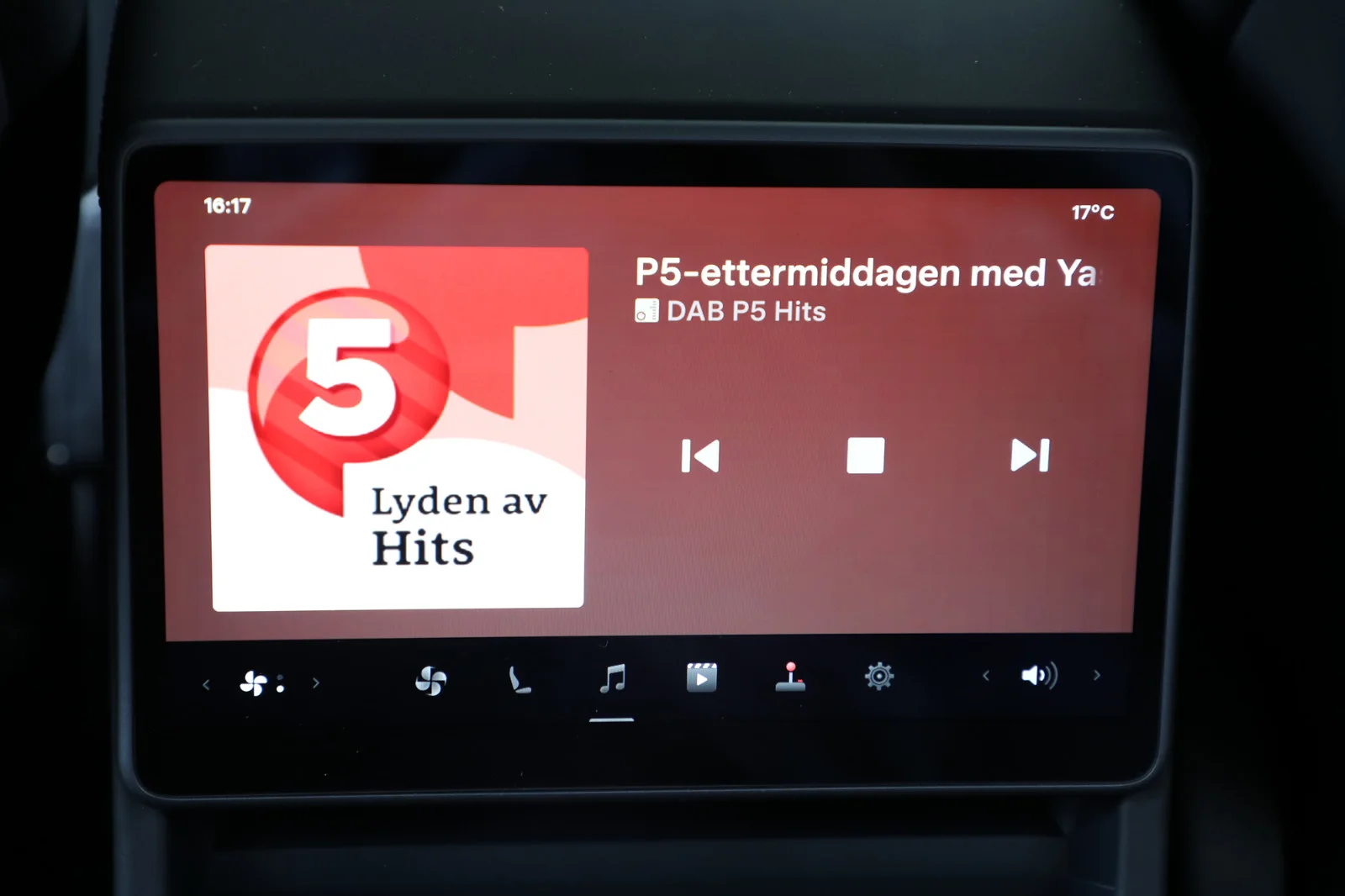 Tesla Model Y LONG RANGE AWD 2025 – bilde 26 av 34