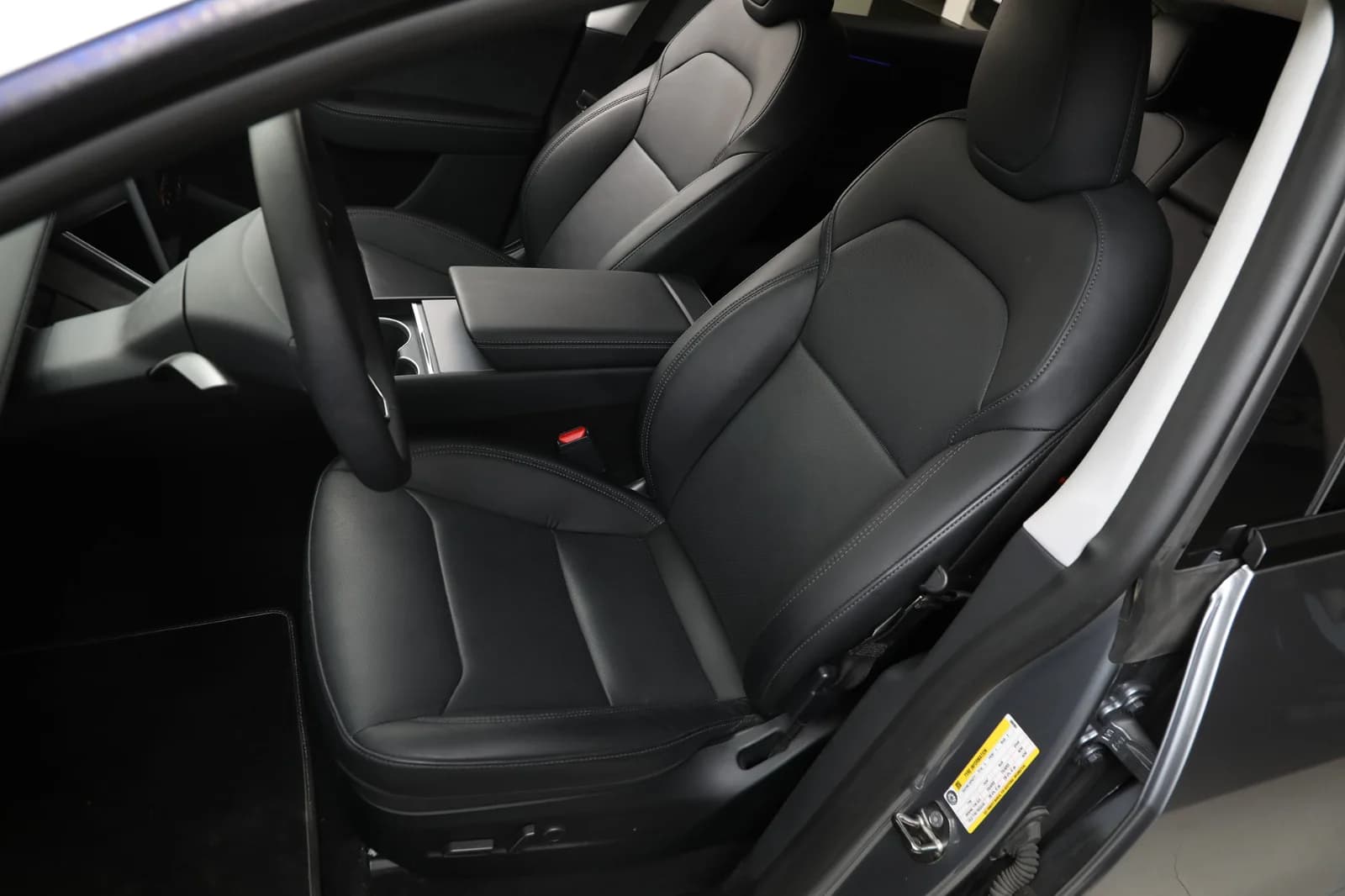 Tesla Model Y LONG RANGE AWD 2025 – bilde 9 av 34