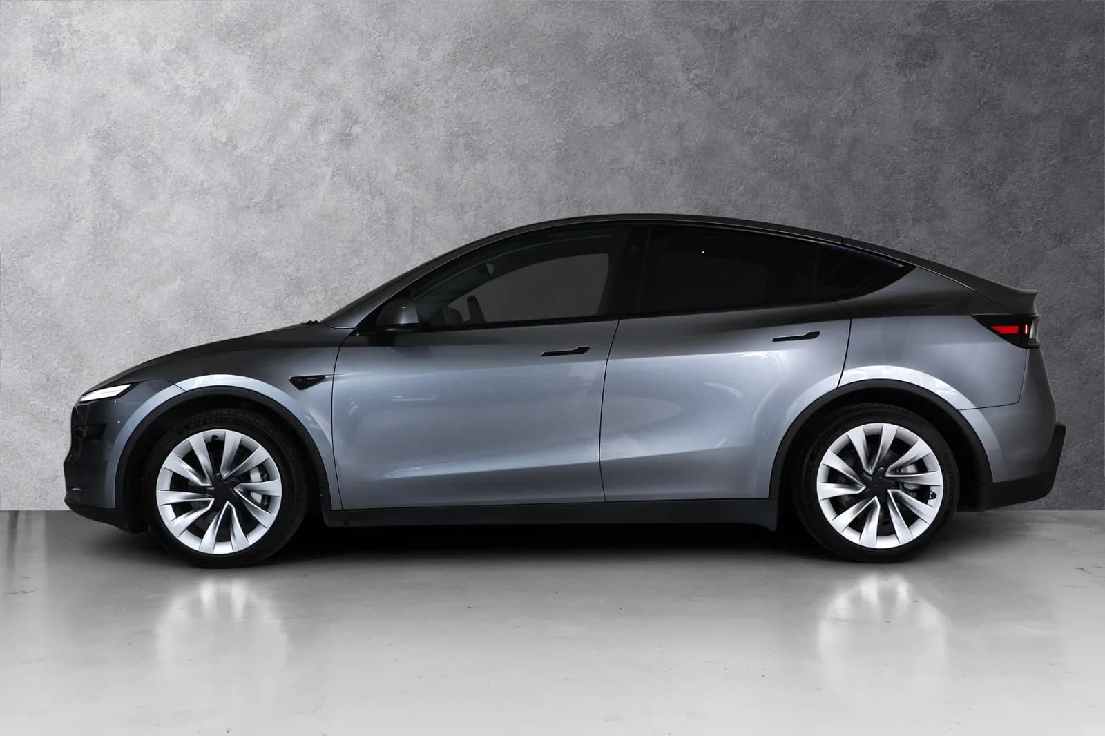 Tesla Model Y LONG RANGE AWD 2025 – bilde 3 av 34