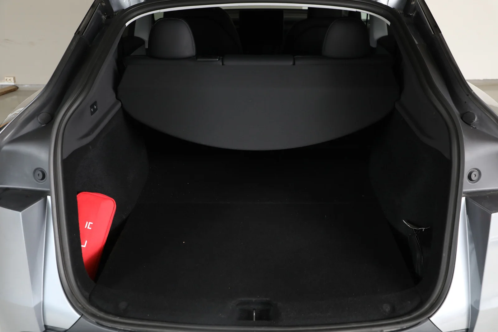 Tesla Model Y LONG RANGE AWD 2025 – bilde 31 av 34