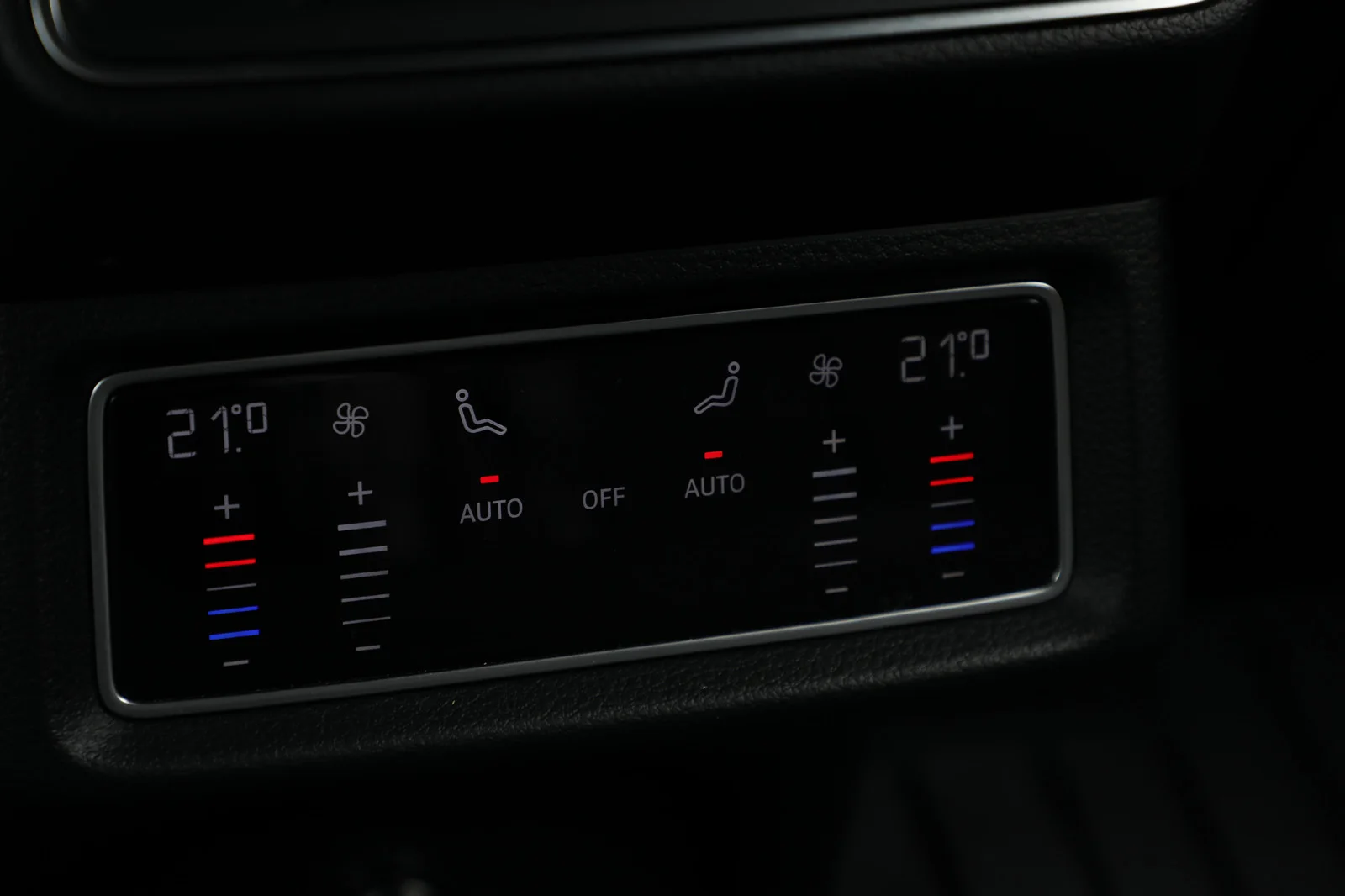 Audi e-tron 55 S-LINE BLACK EDITION 2023 – bilde 33 av 37