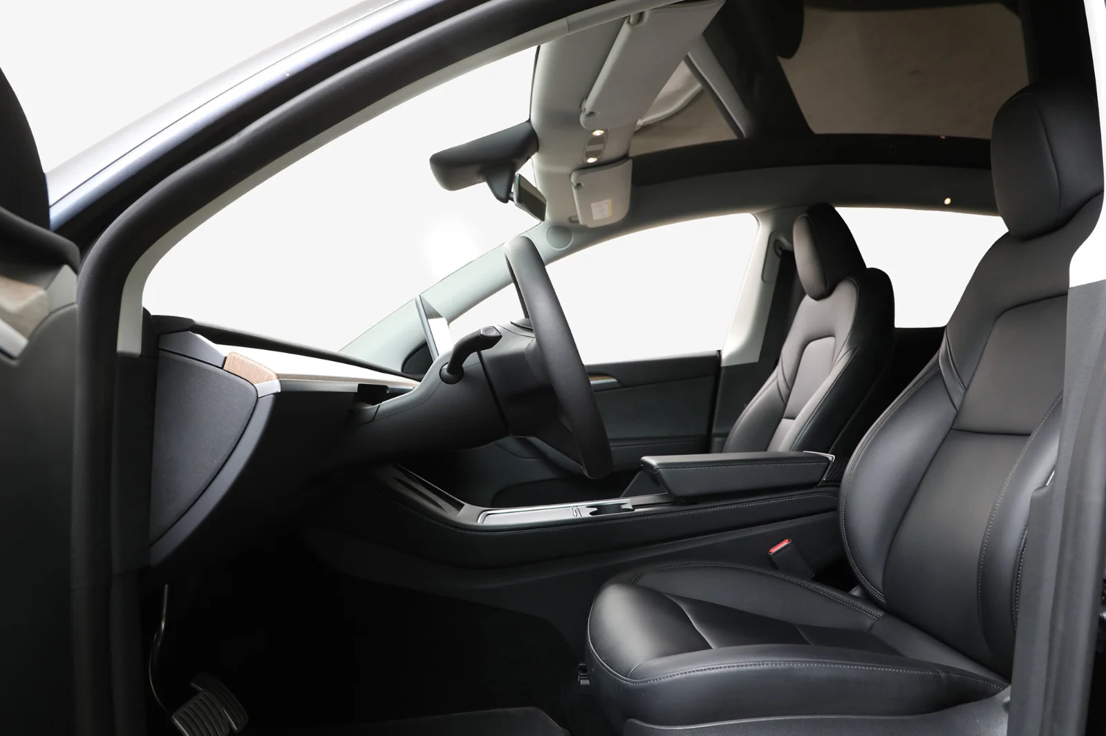 Tesla Model Y PERFORMANCE 2025 – bilde 8 av 26