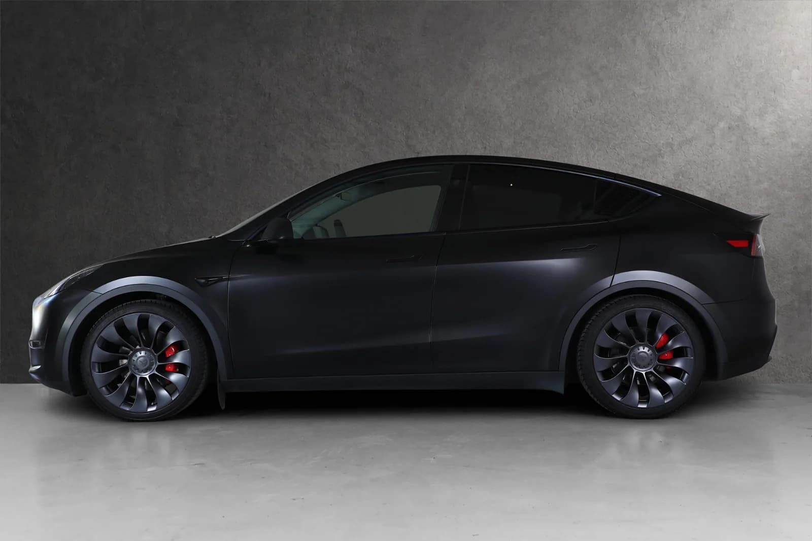 Tesla Model Y PERFORMANCE 2025 – bilde 3 av 26