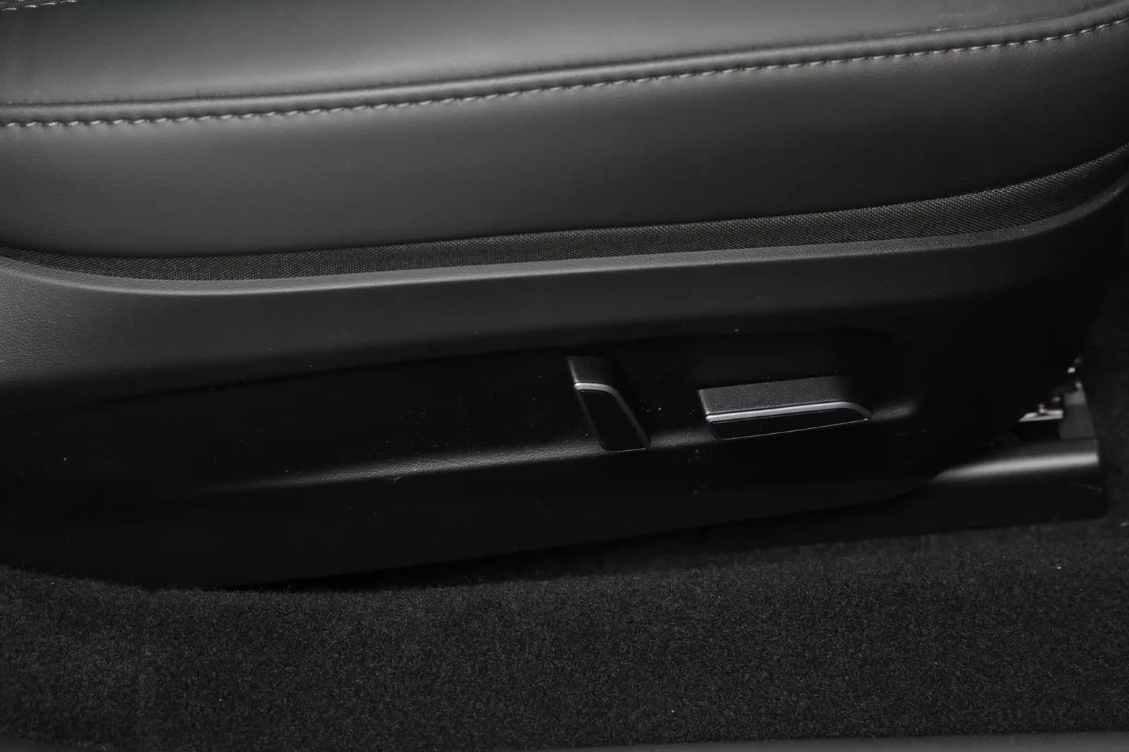 Tesla Model 3 LONG RANGE AWD 2025 – bilde 29 av 33